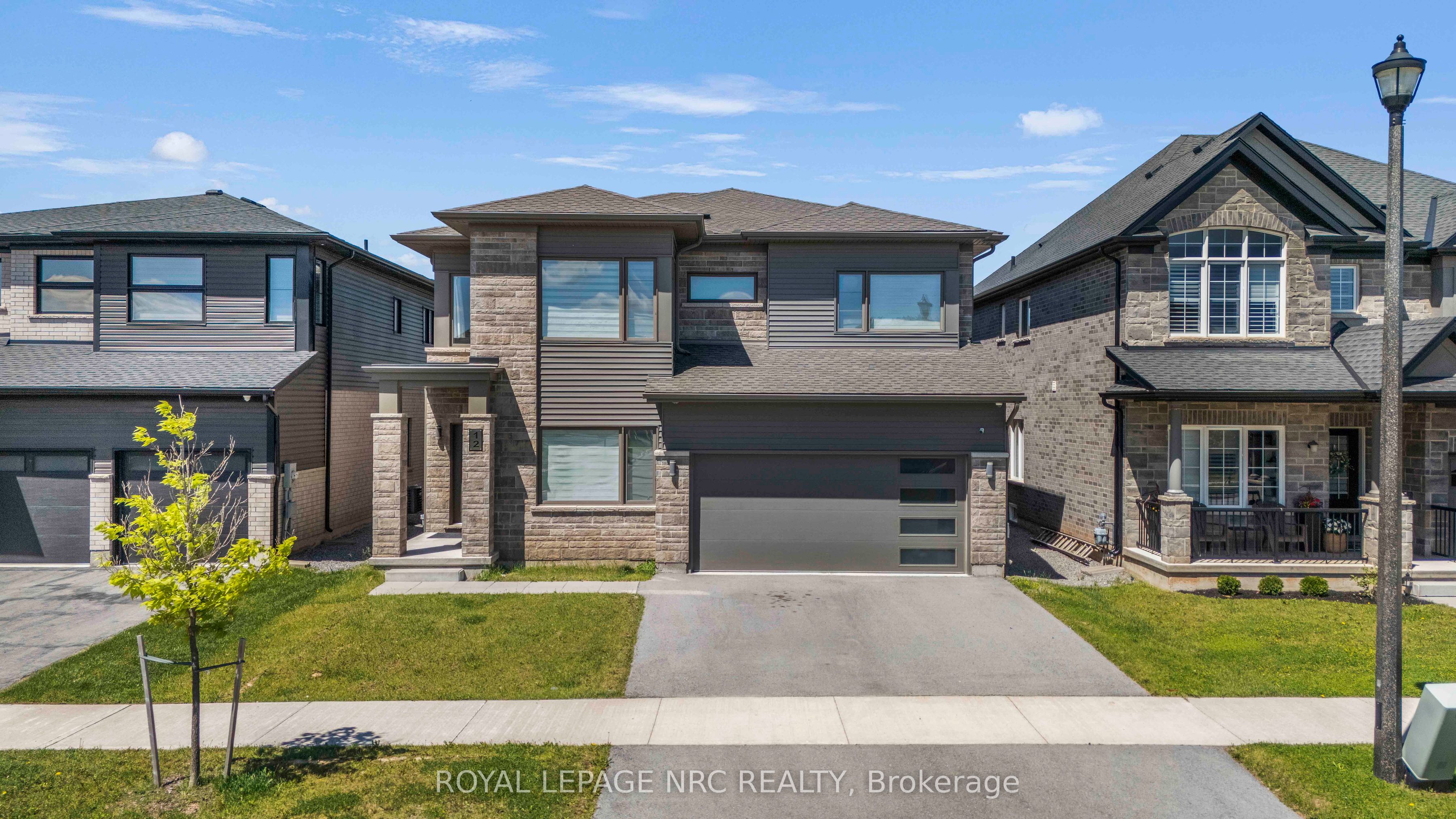 12 Swan Avenue, Pelham, ON L0S 1E6