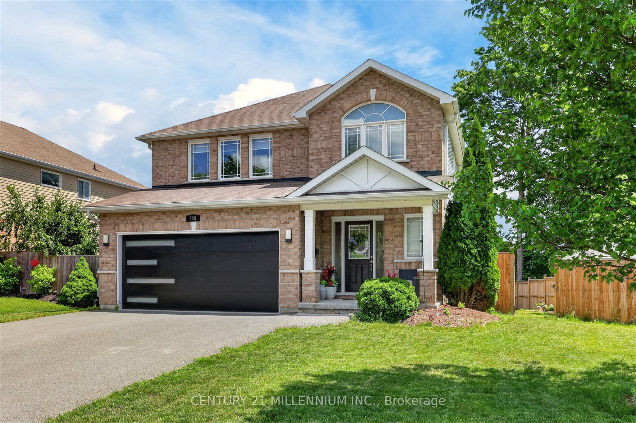 225 Lorne Court, Selwyn, ON K9L 1L1