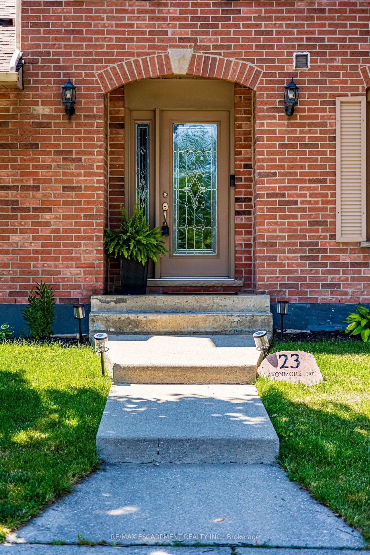 23 Avonmore Court, Hamilton, ON L8W 3G8 photo 3