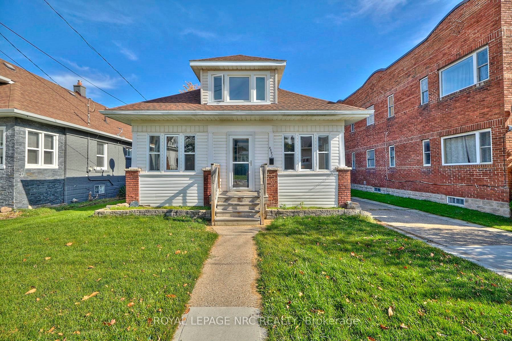 4592 Sixth Avenue, Niagara Falls, ON L2E 4T3 photo 3