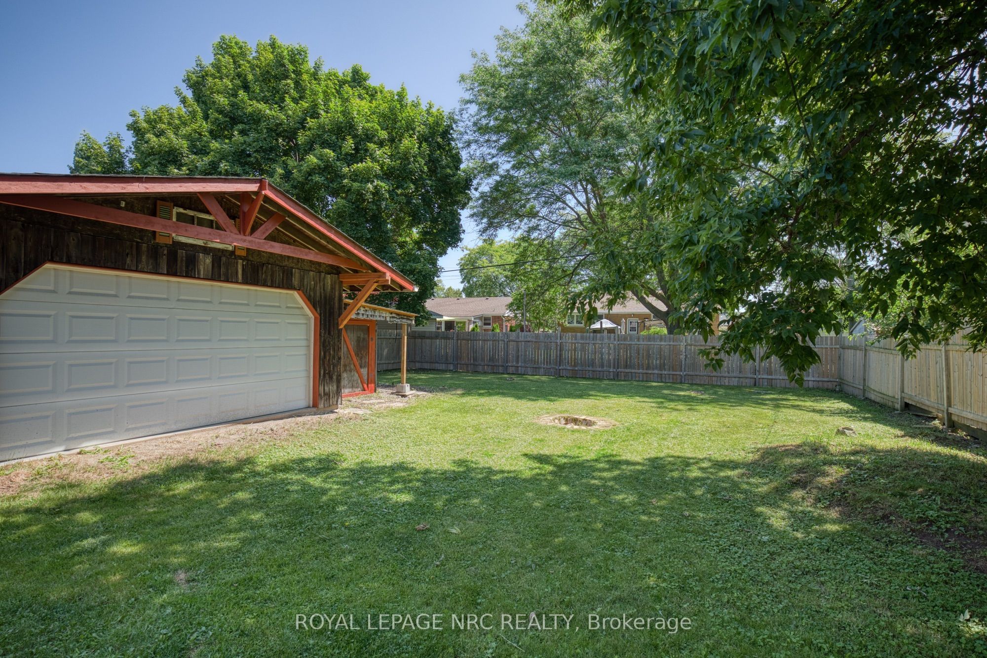 3676 Dorchester Road, Niagara Falls, ON L2J 3A5 photo 4