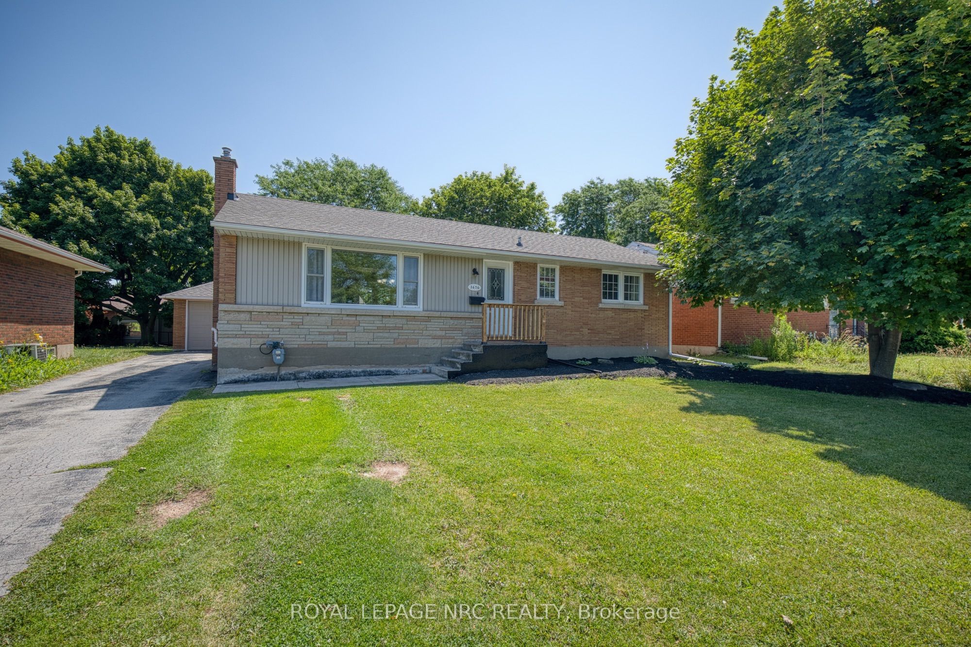 3676 Dorchester Road, Niagara Falls, ON L2J 3A5 photo 5