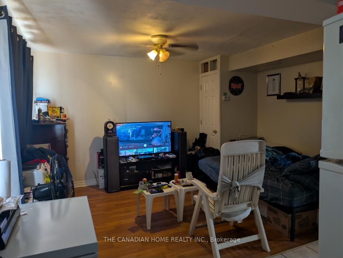 563 Cannon Street E, Hamilton, ON L8L 2G2 photo 2