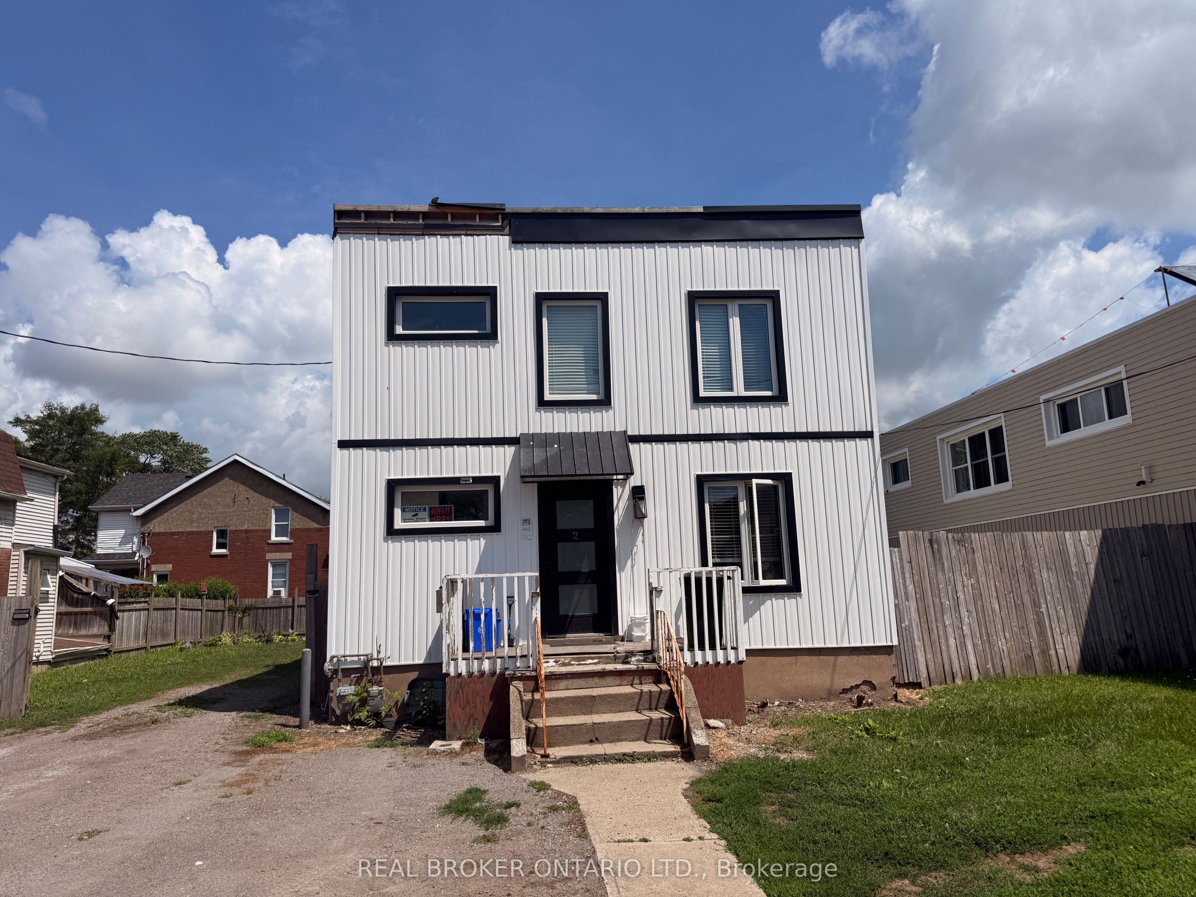 462 East Main Street, Welland, ON L3B 3X6 photo 2