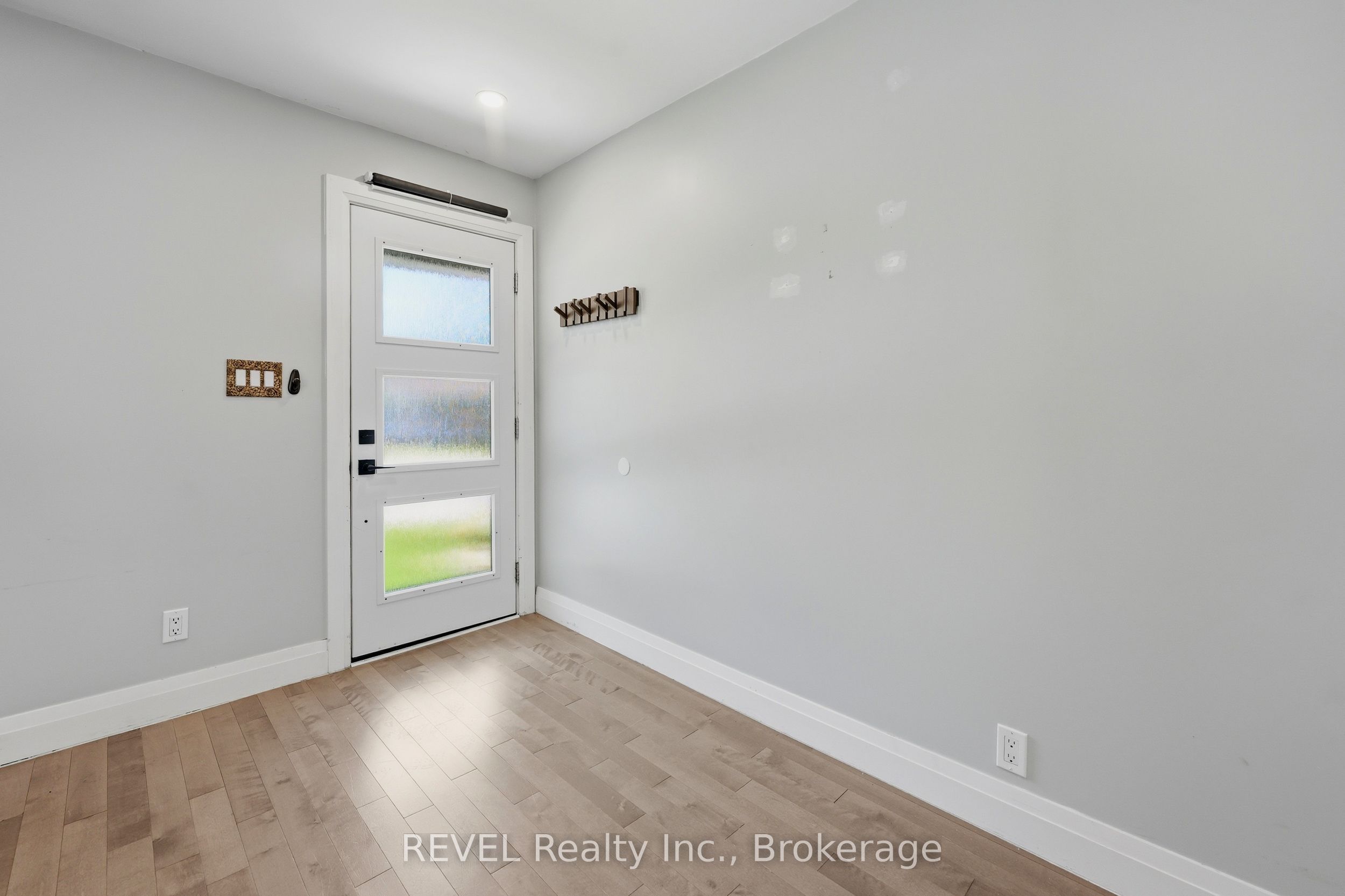 9 McNaughton Road, Welland, ON L3B 2R4 photo 3