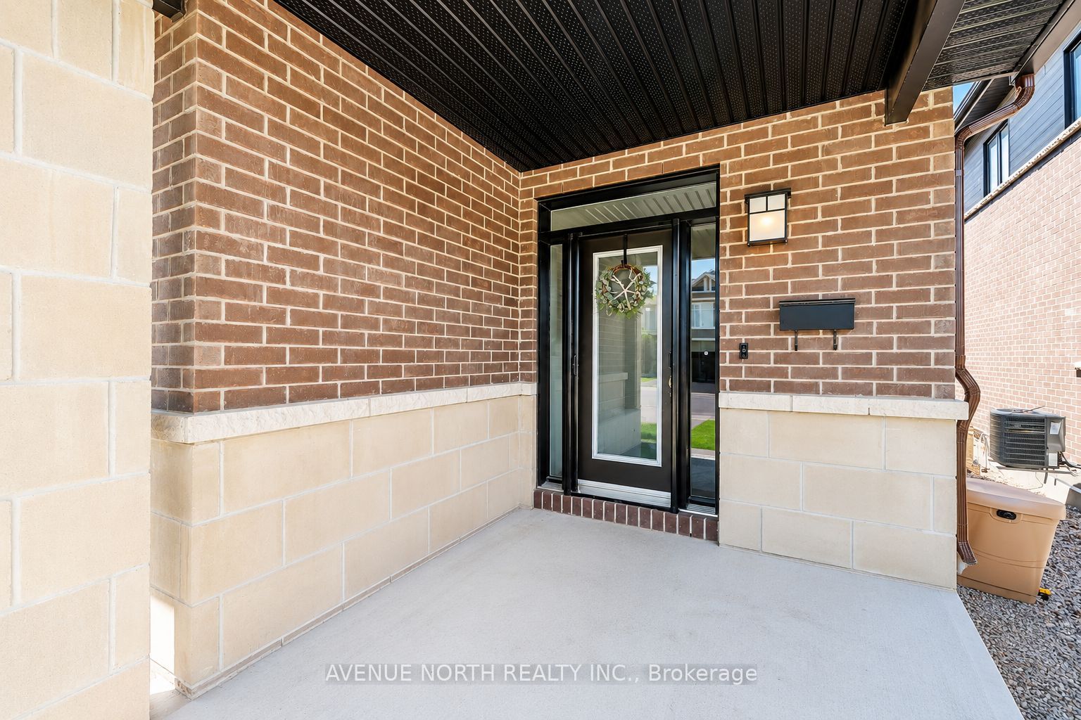 323 Lysander Place, Manor Park - Cardinal Glen and Area, ON K1K 3X8 photo 3