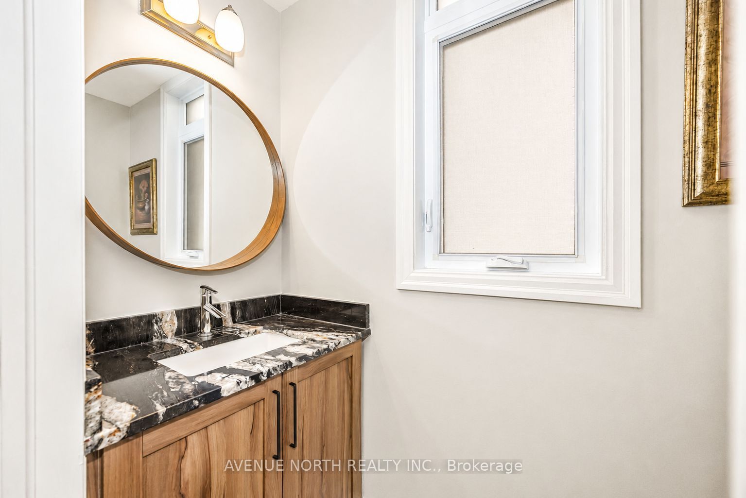 323 Lysander Place, Manor Park - Cardinal Glen and Area, ON K1K 3X8 photo 5