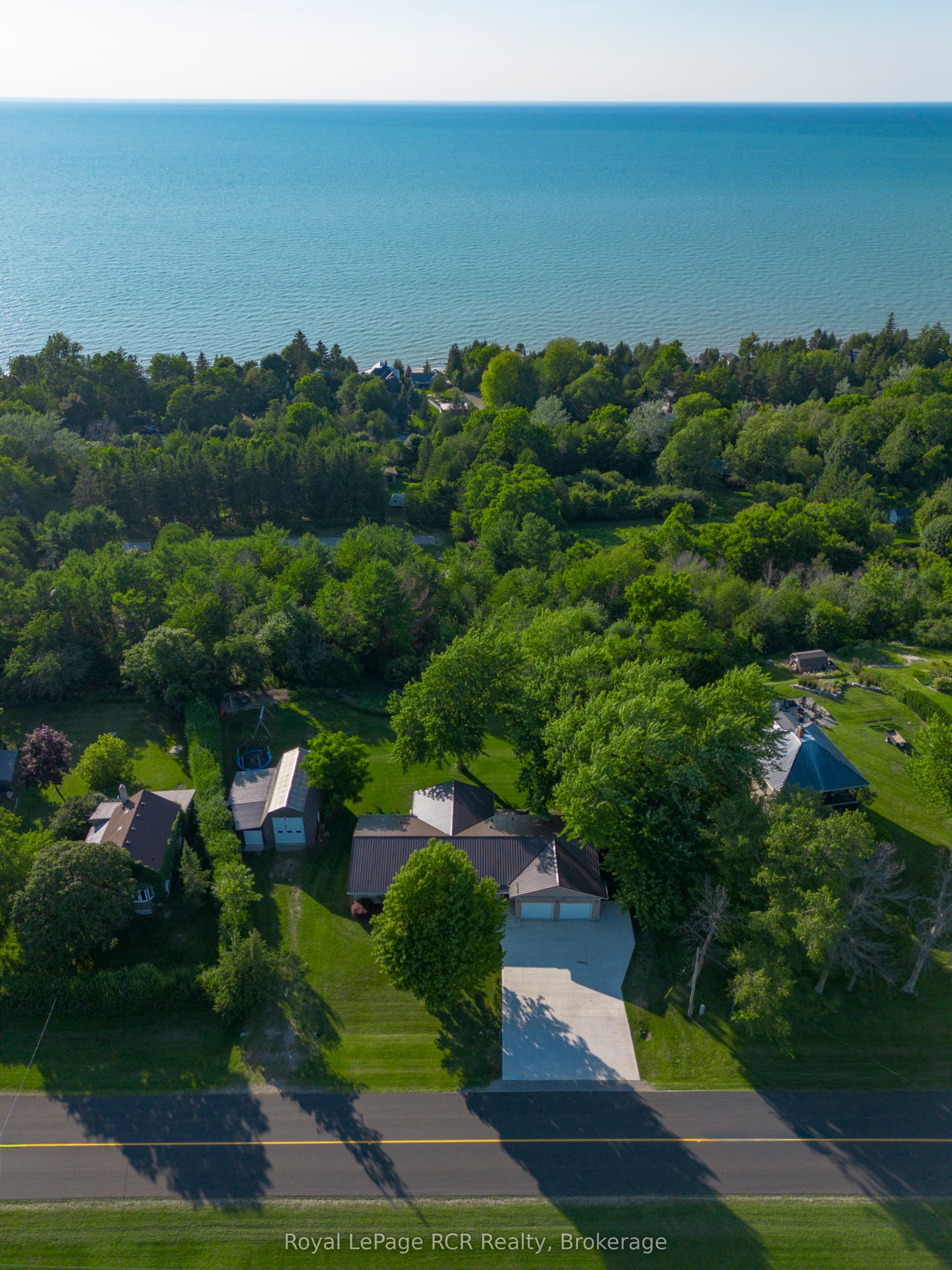 796 Lake Range Drive, Huron-Kinloss, ON N2Z 0B3 photo 2