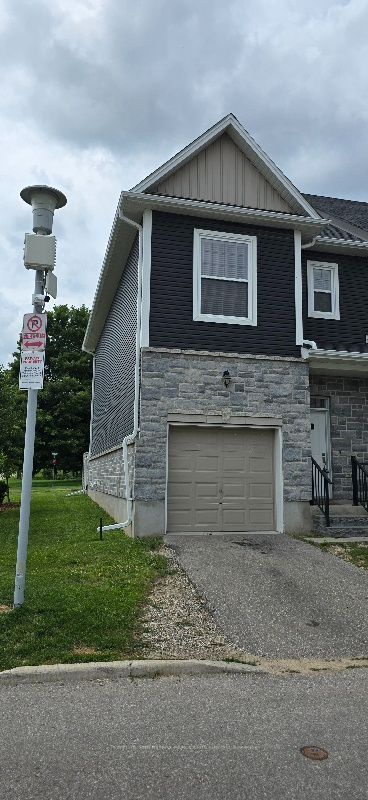 439 Athlone Avenue 1A, Woodstock, ON N4V 0C8 photo 2