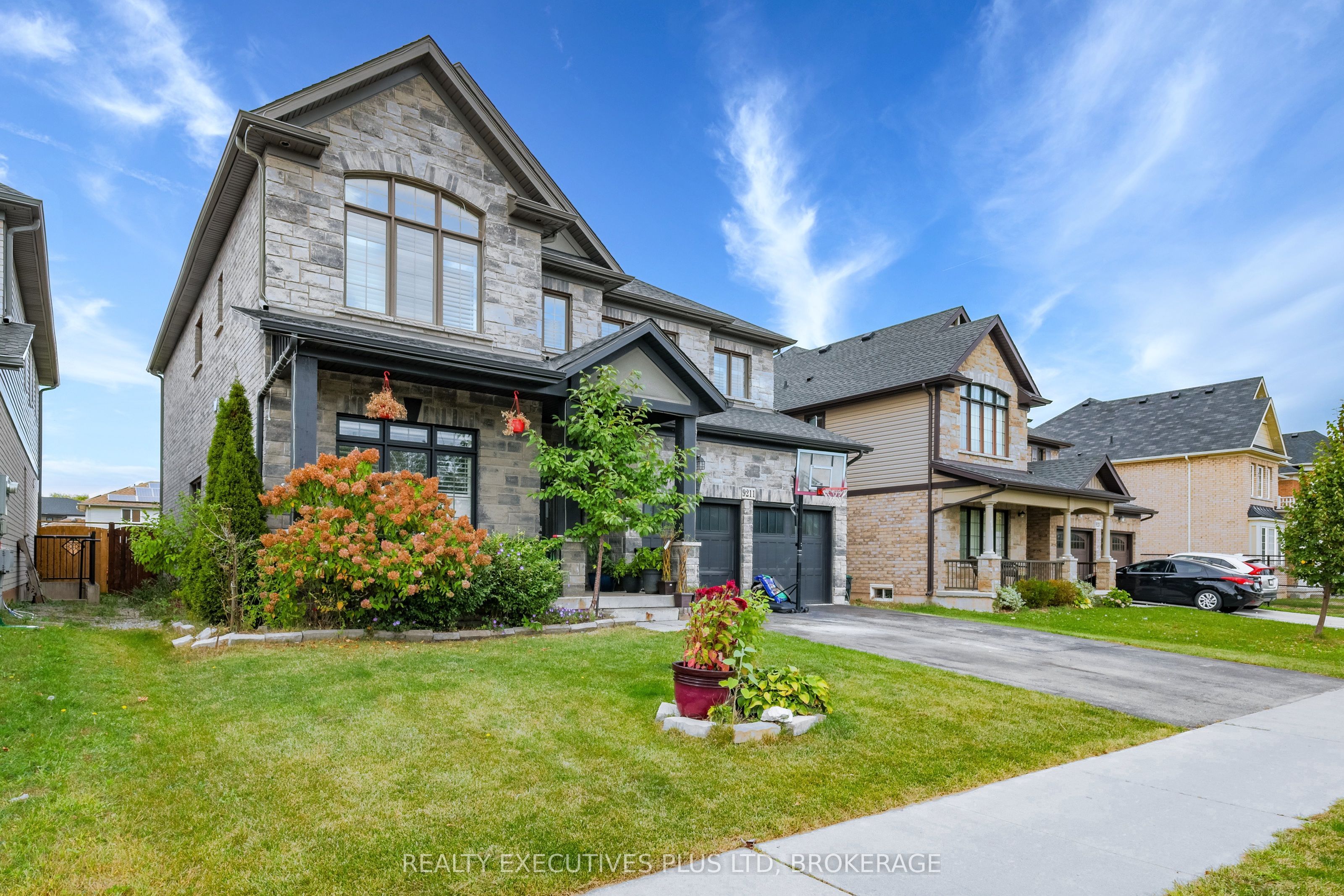 9211 Tallgrass Avenue, Niagara Falls, ON L2G 0A4 photo 2