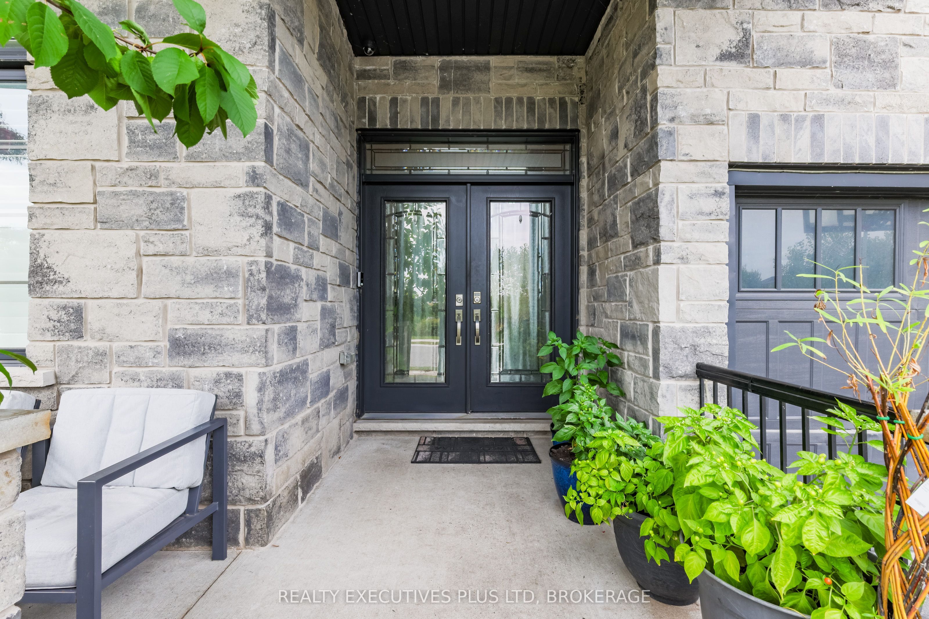 9211 Tallgrass Avenue, Niagara Falls, ON L2G 0A4 photo 3