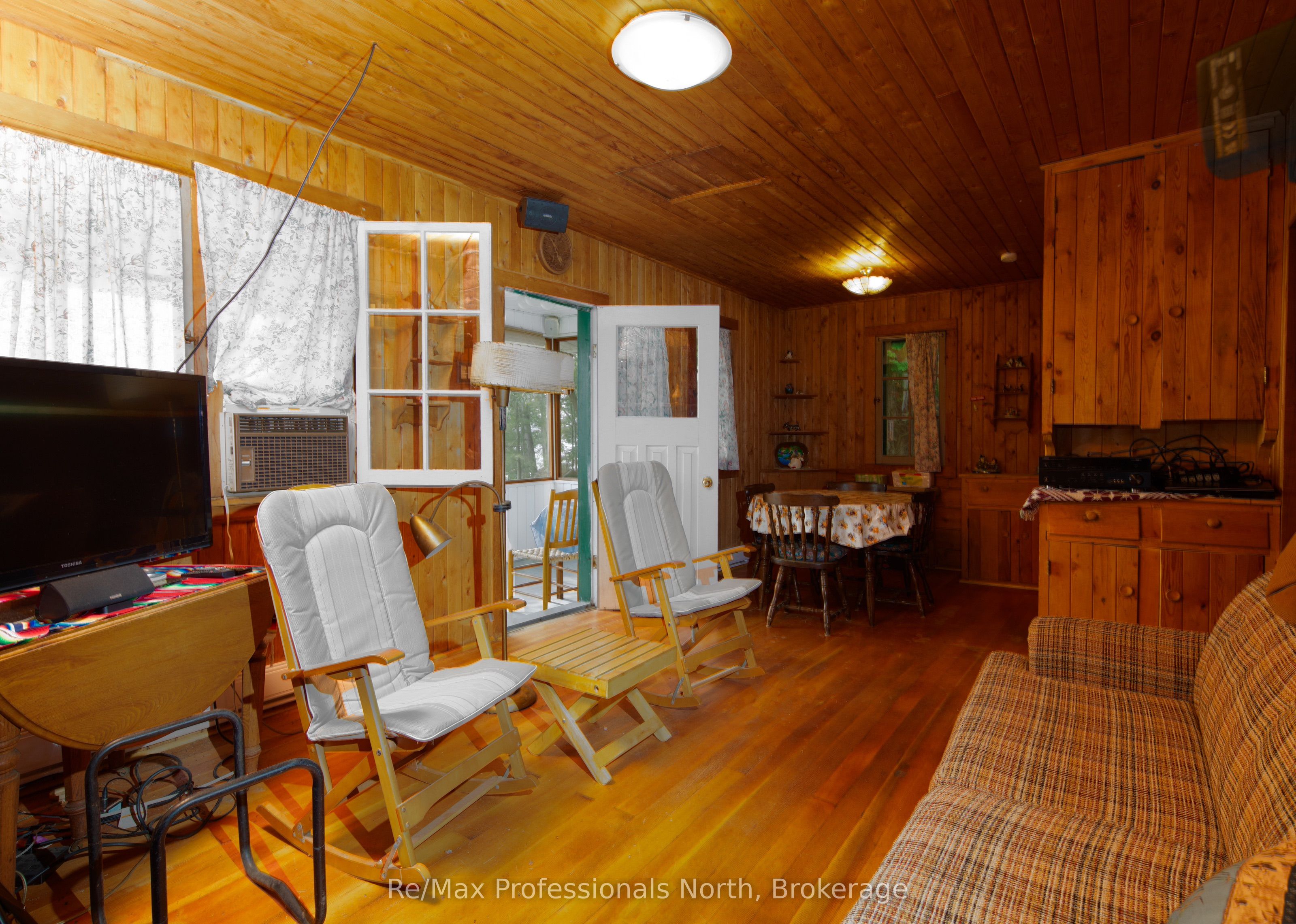1102 Unit 2 Clipsham Road, Gravenhurst, ON P0E 1G0