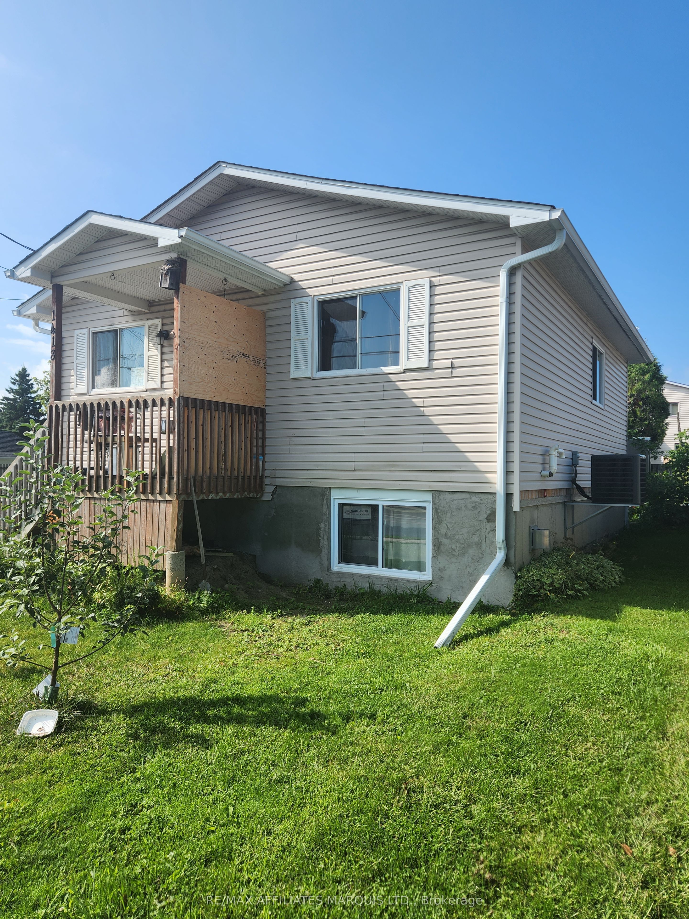 1418 Cumberland Street, Cornwall, ON K6J 4K7 photo 3