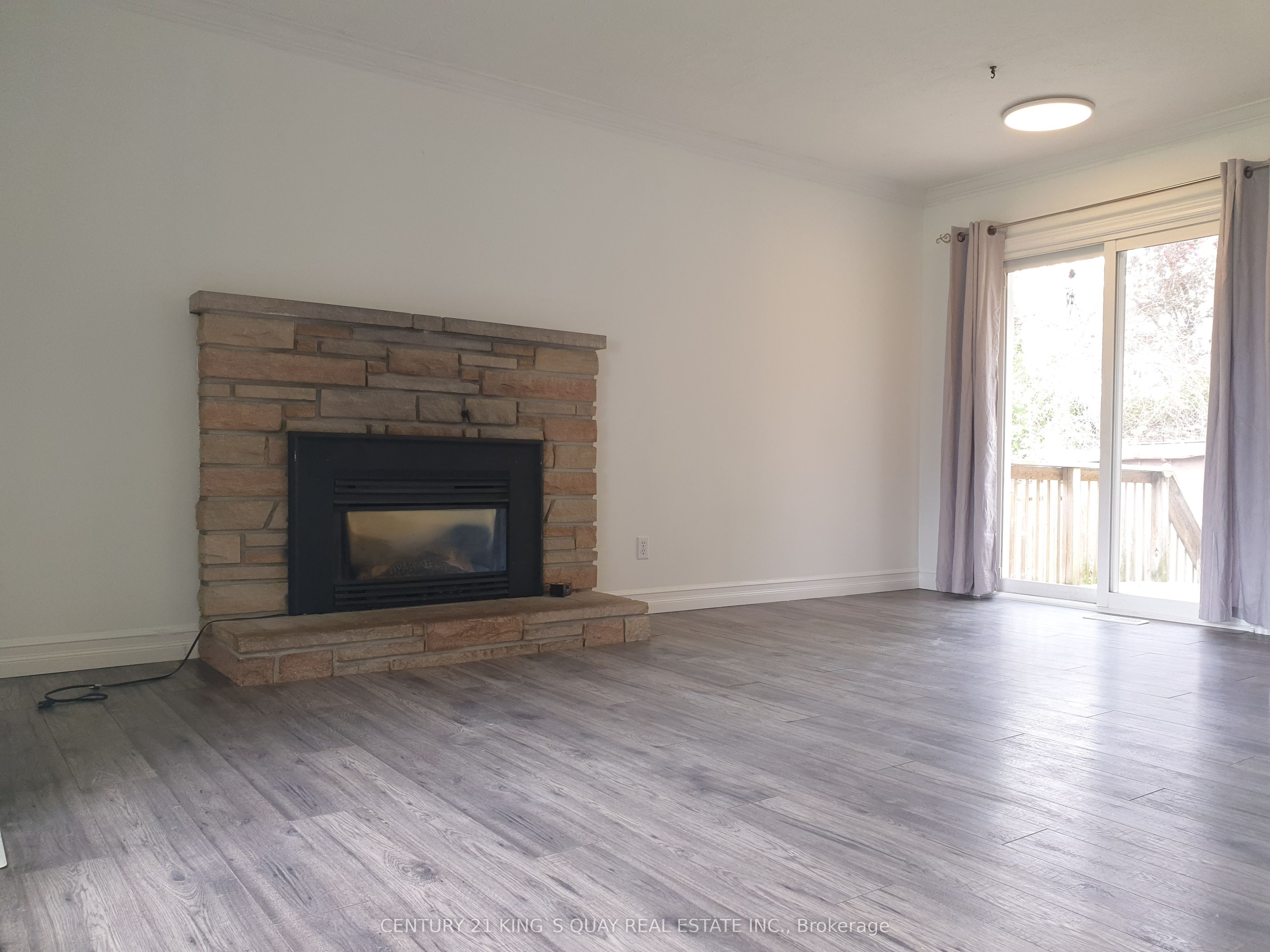 18 Manor Crescent, Quinte West, ON K8V 3Z7 photo 5