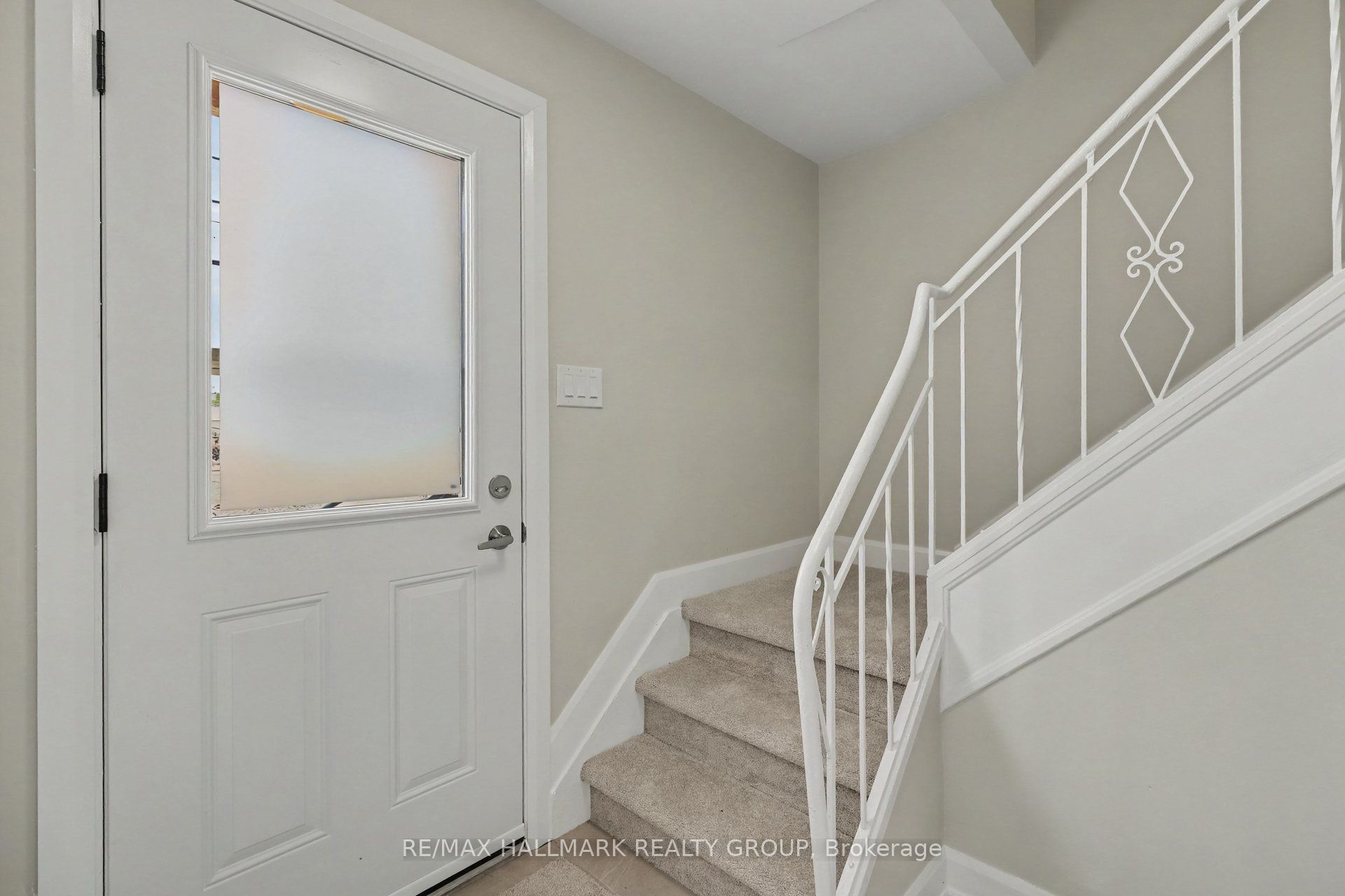 1202 Byron Avenue 1, Woodroffe, ON K2B 6T6 photo 4