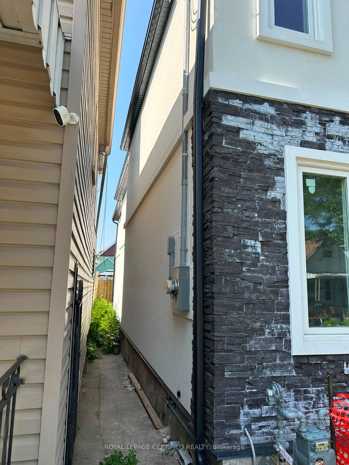 62 BEECHWOOD Avenue, Hamilton, ON L8L 2S4 photo 2