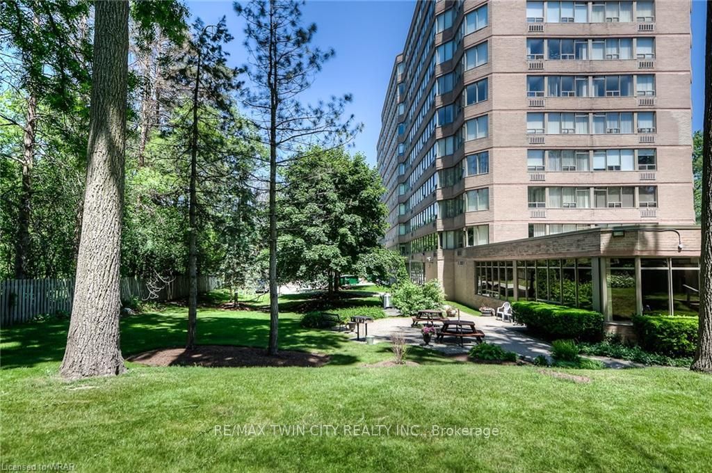 3227 King Street E 503, Kitchener, ON N2A 3Z9 photo 5
