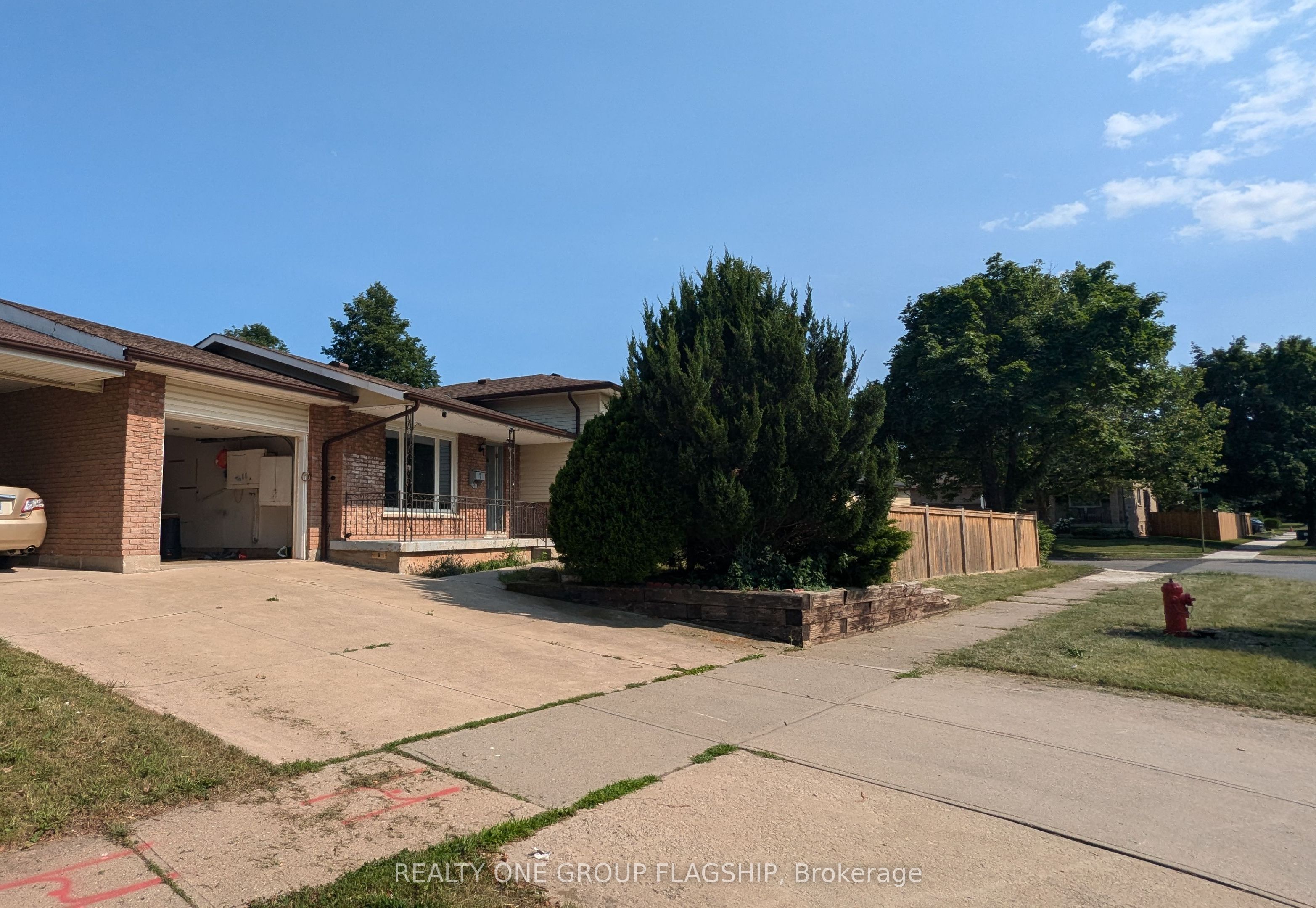 7 Greening Avenue Upper, Hamilton, ON L8E 3Z8 photo 2