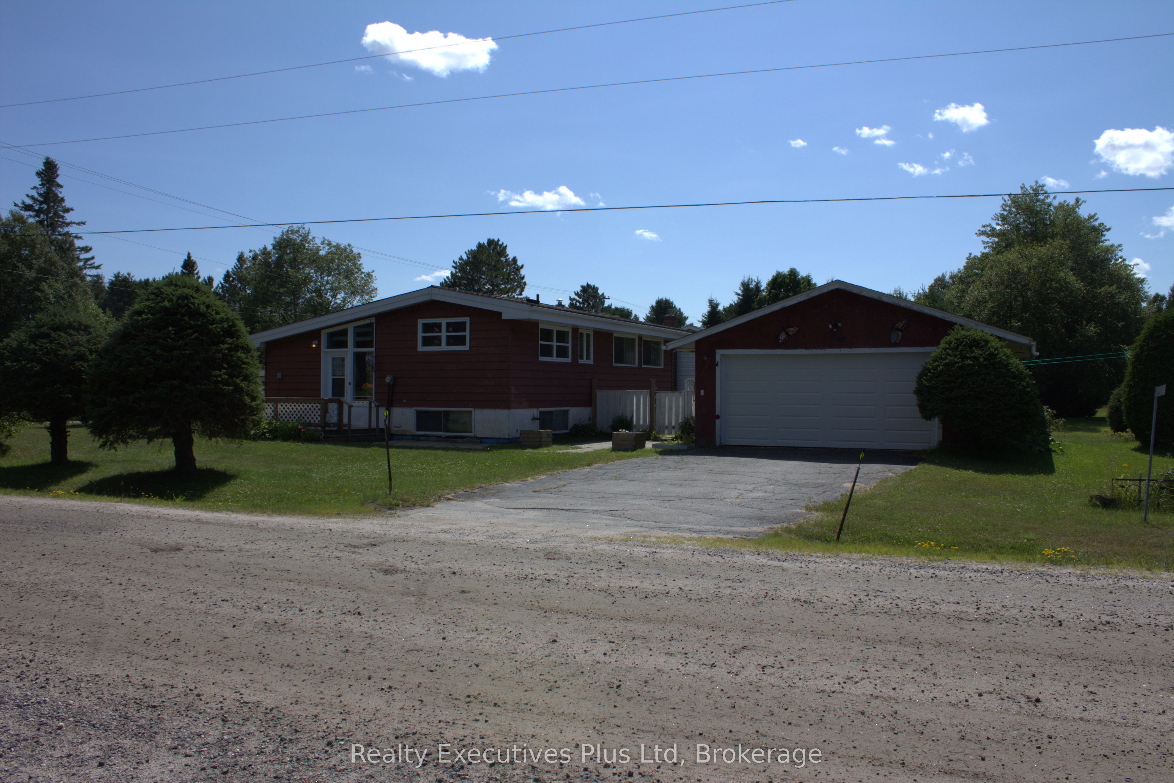 106 Cheryl Crescent, Strong, ON P0A 1Z0