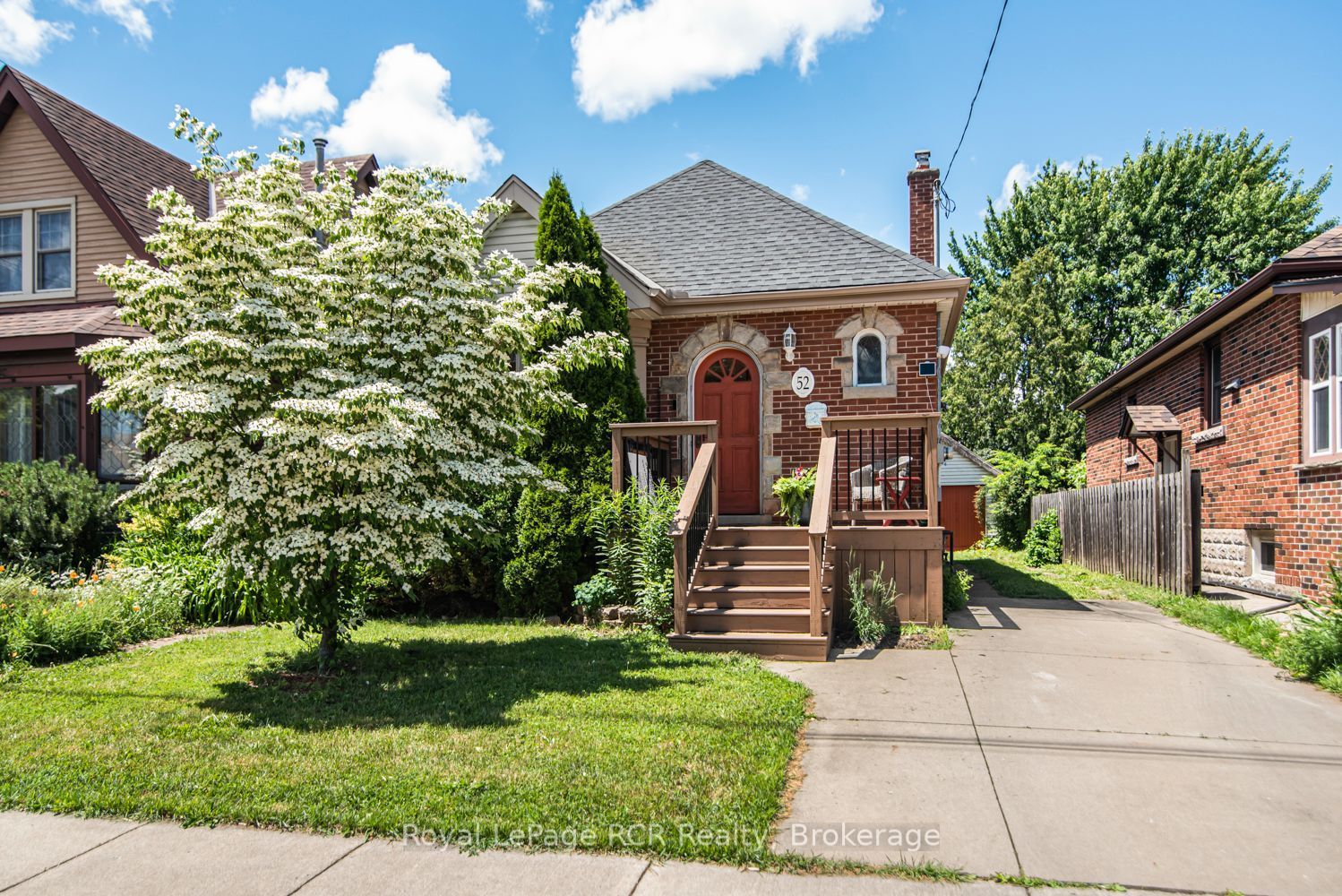 52 Cameron Avenue S, Hamilton, ON L8K 2W9 photo 2