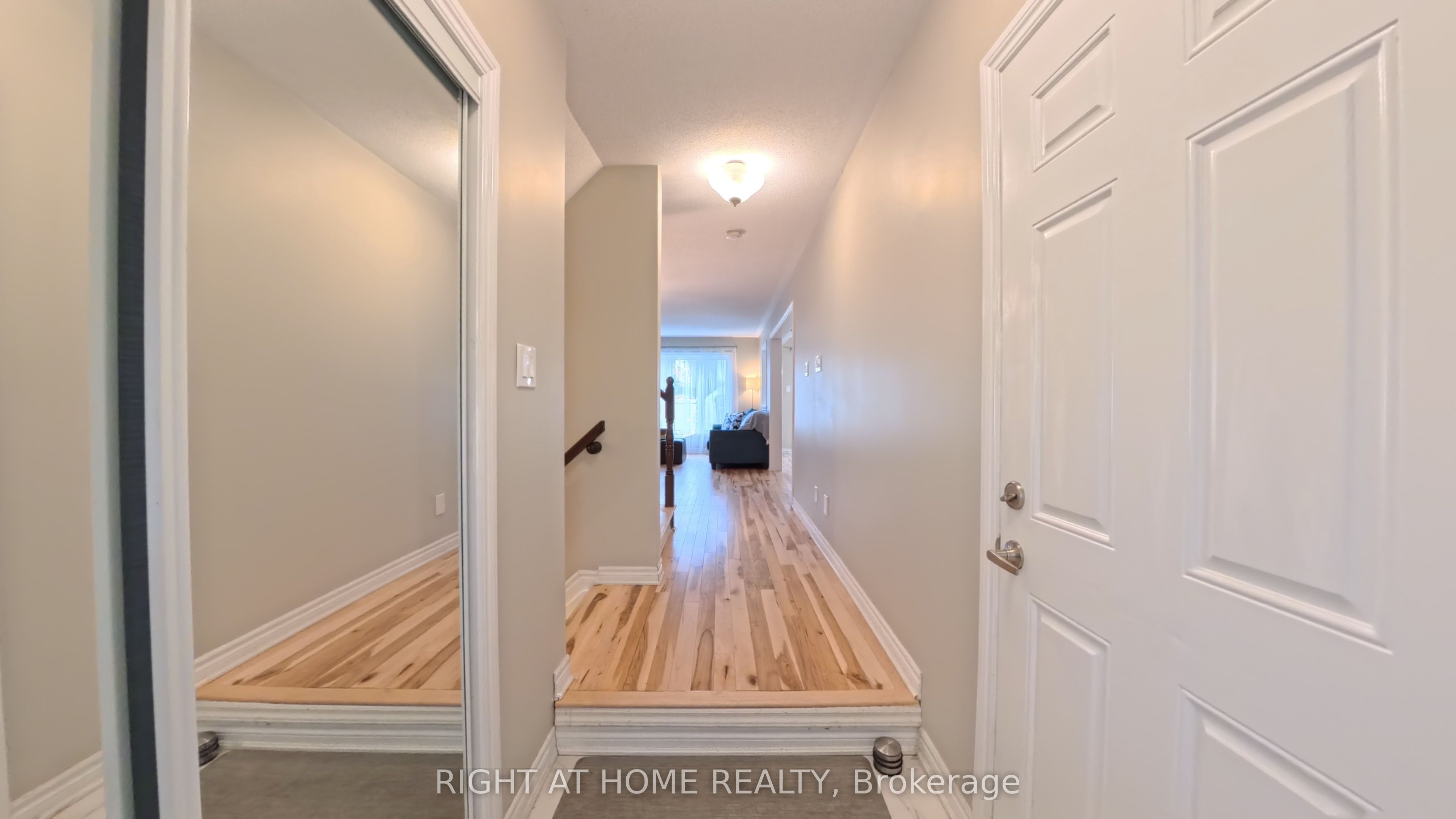 566 Dundonald Drive, Barrhaven, ON K2J 5X1 photo 3