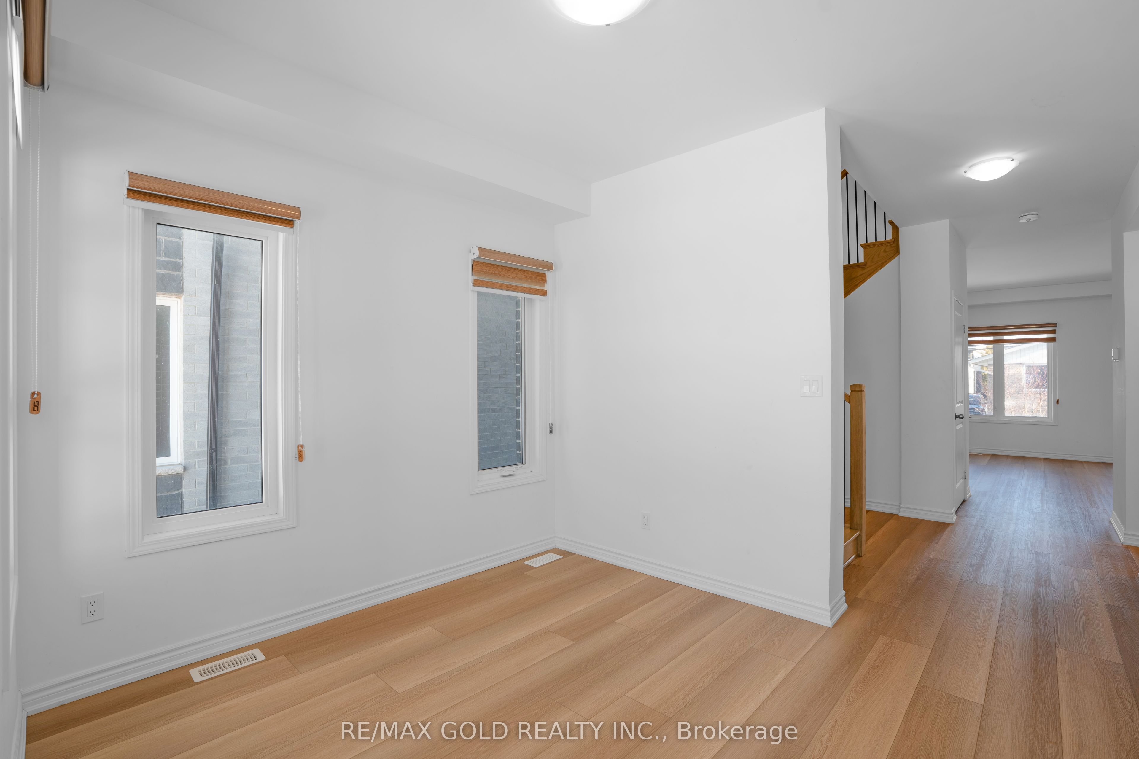 222 Pilkington Street, Thorold, ON L2V 0N5 photo 2