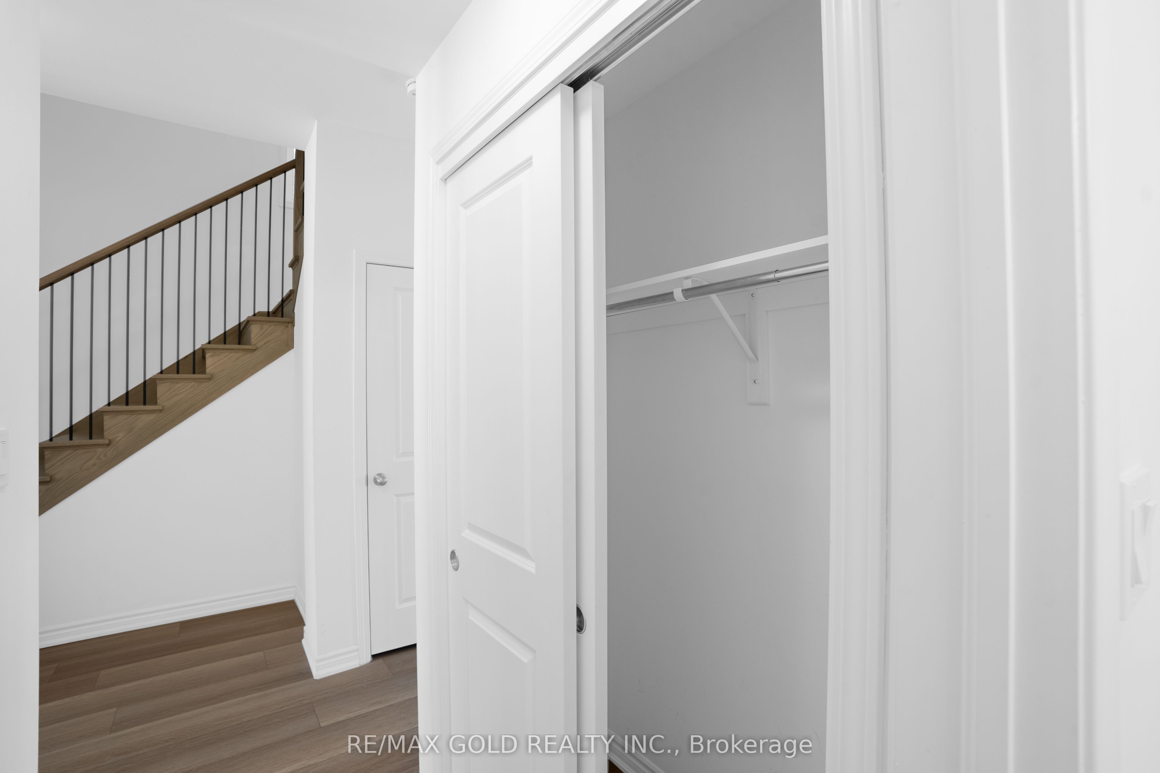 222 Pilkington Street, Thorold, ON L2V 0N5 photo 5