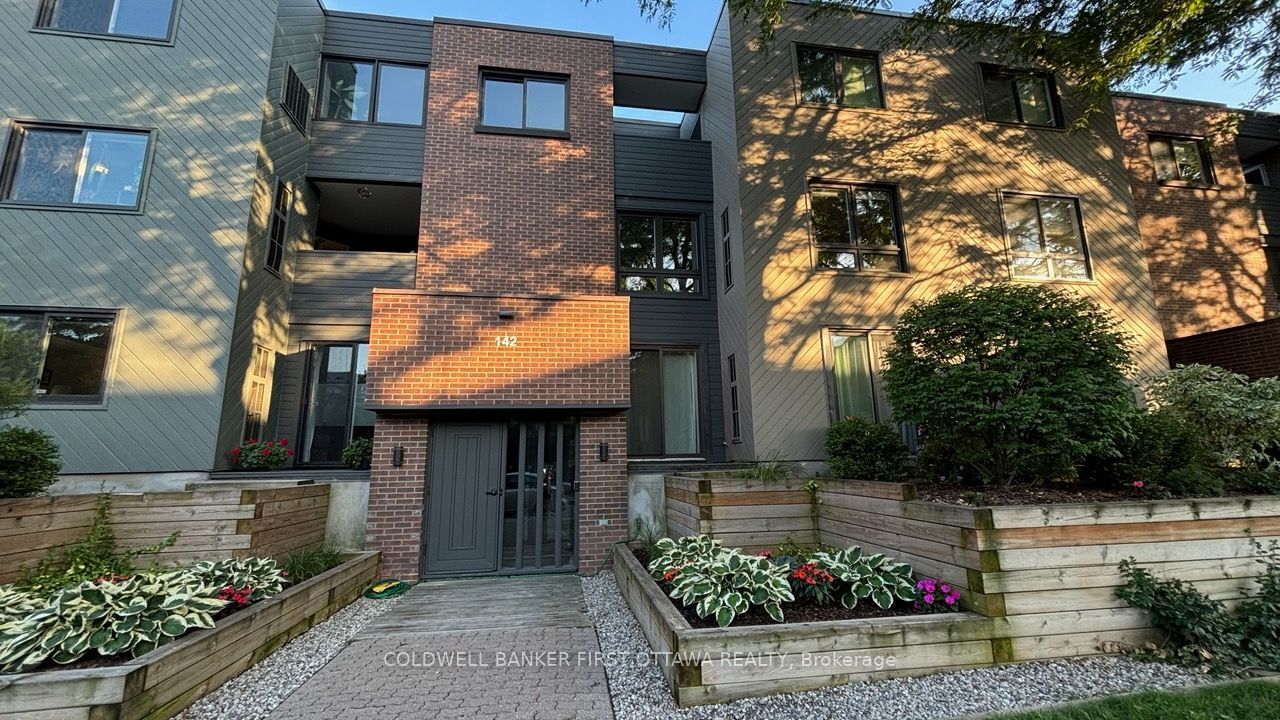 142 Waverley Street 1A, Ottawa Centre, ON K2P 0V4