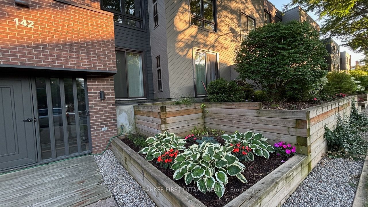 142 Waverley Street 1A, Ottawa Centre, ON K2P 0V4 photo 2