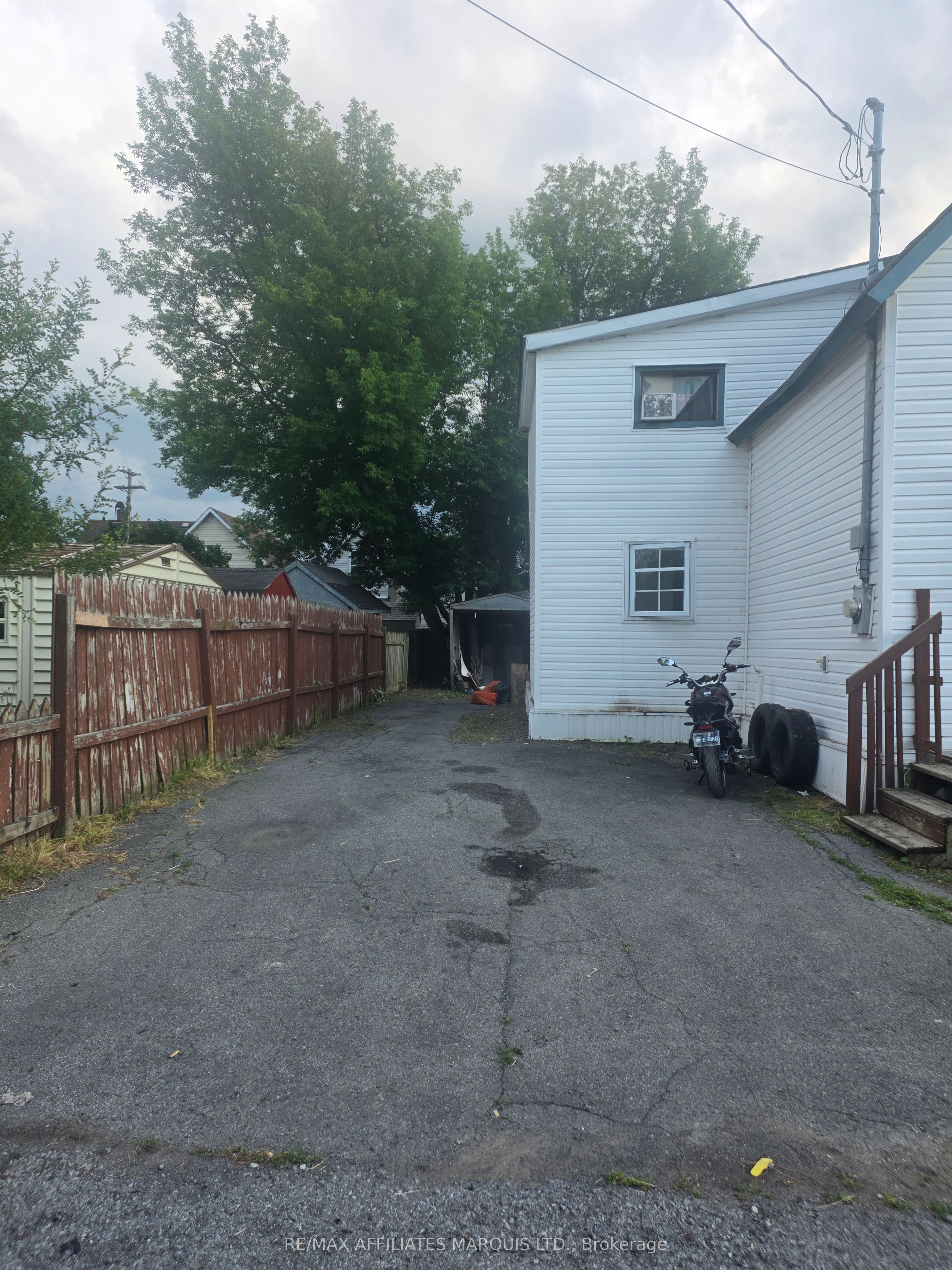 512 First Street W, Cornwall, ON K6J 1E1 photo 4
