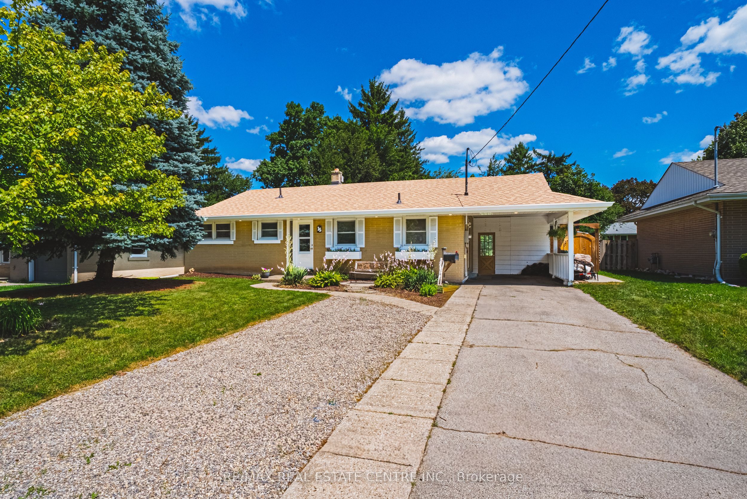 15 Dale Avenue, Cambridge, ON N1S 3M7