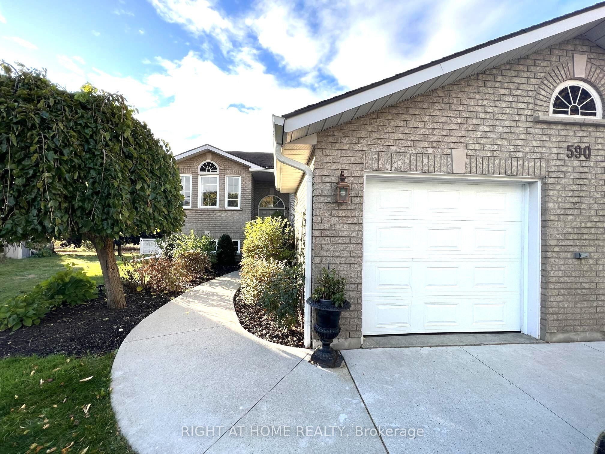 590 Arbour Crescent, Kingston, ON K7M 8Y1 photo 3