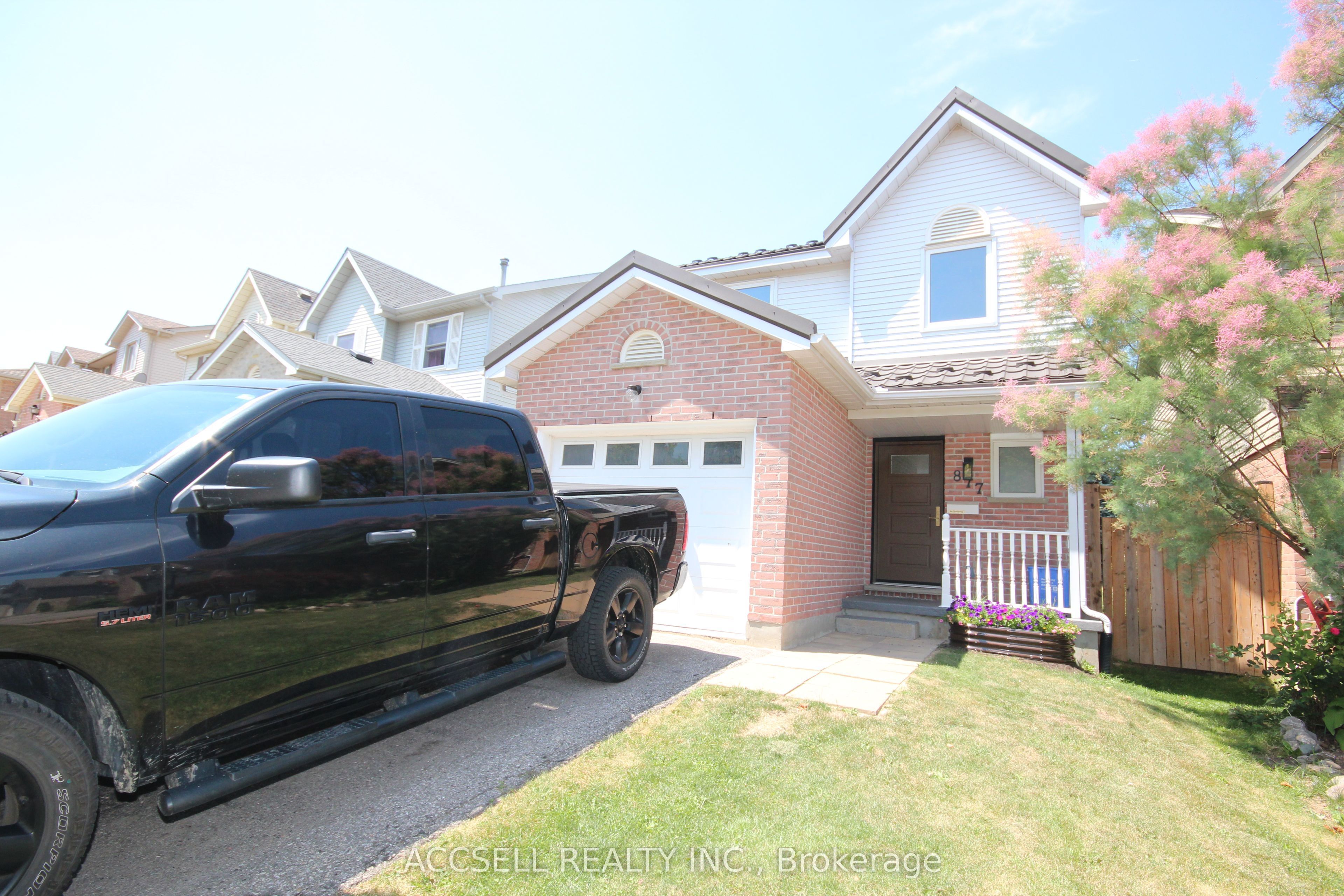 877 Shelborne Street, London South, ON N5Z 5A7 photo 2
