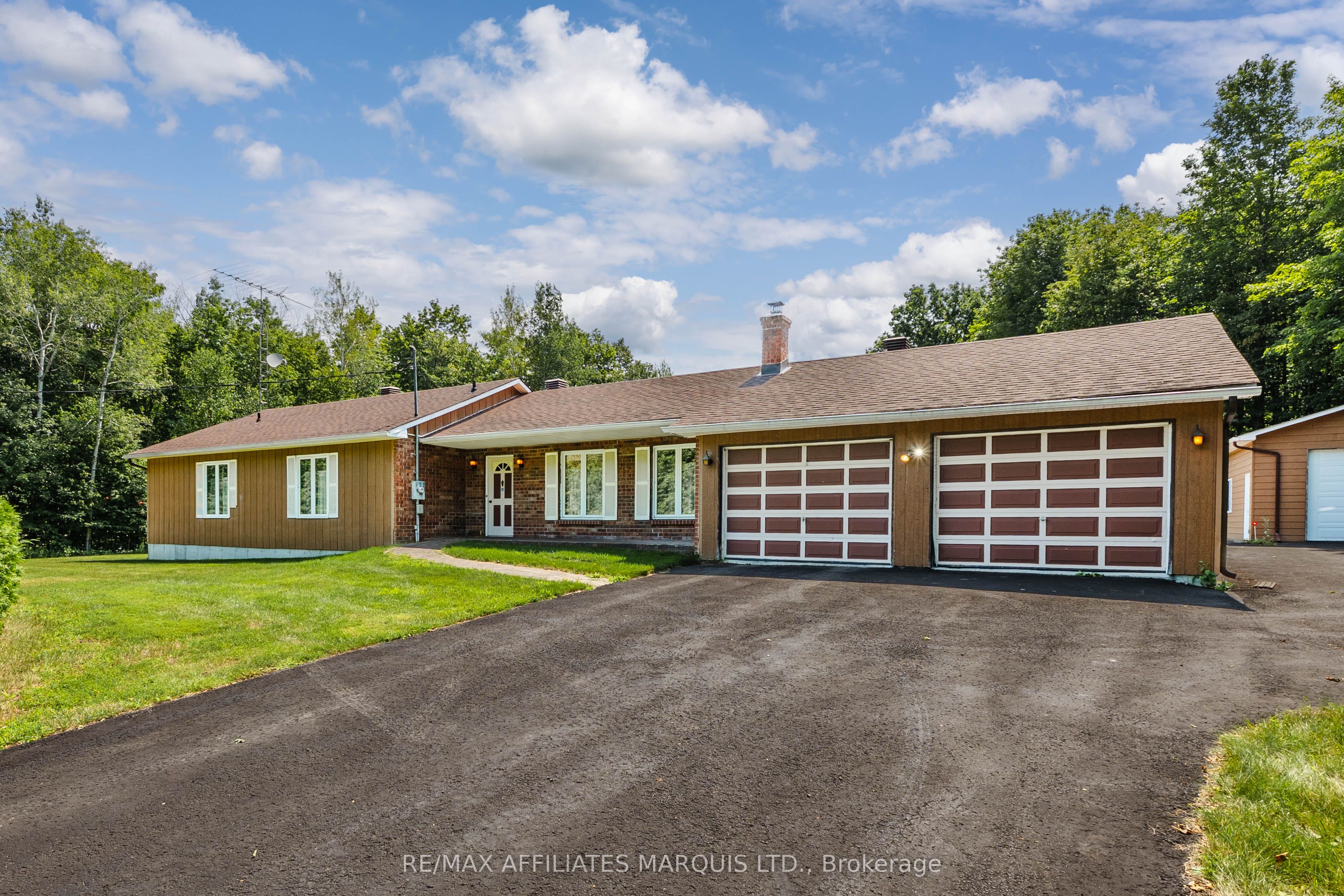 19458 Caber Road, South Glengarry, ON K0C 1S0