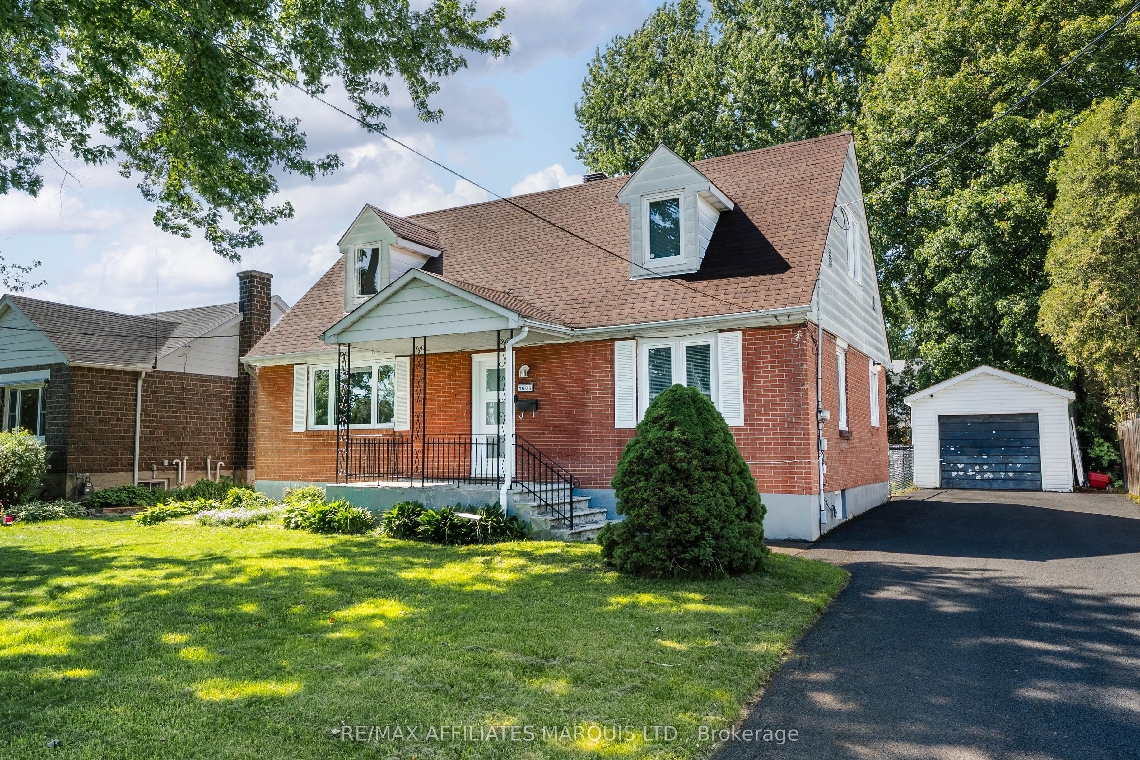 1605 Queen Street, Cornwall, ON K6J 1R7