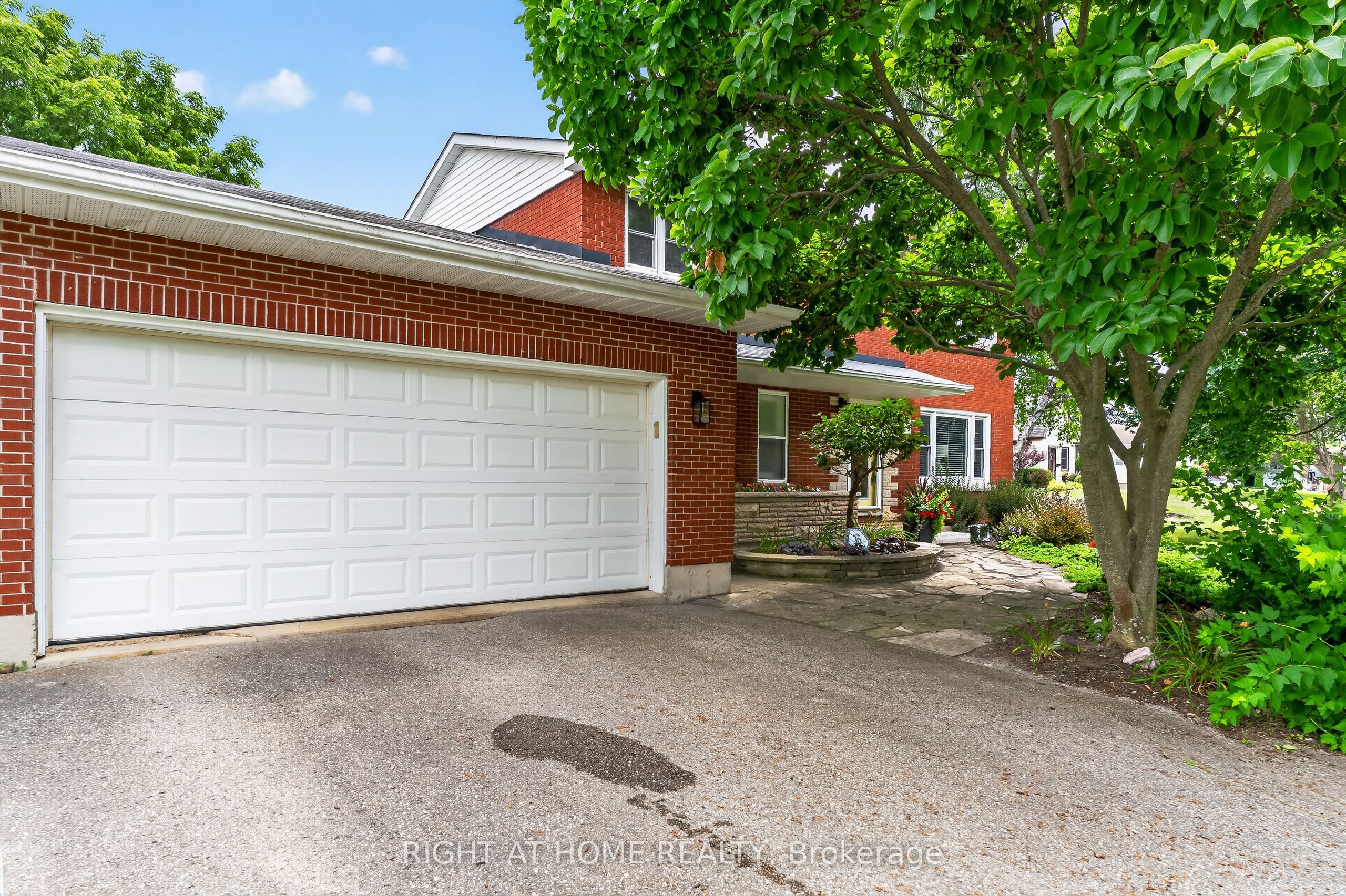 39 Park Avenue, St. Thomas, ON N5R 4V9 photo 3