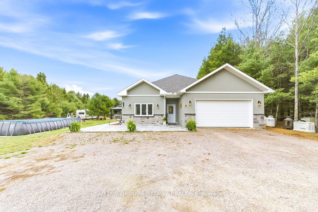 12 Eastern Avenue, Greater Madawaska, ON K0J 2R0 photo 2