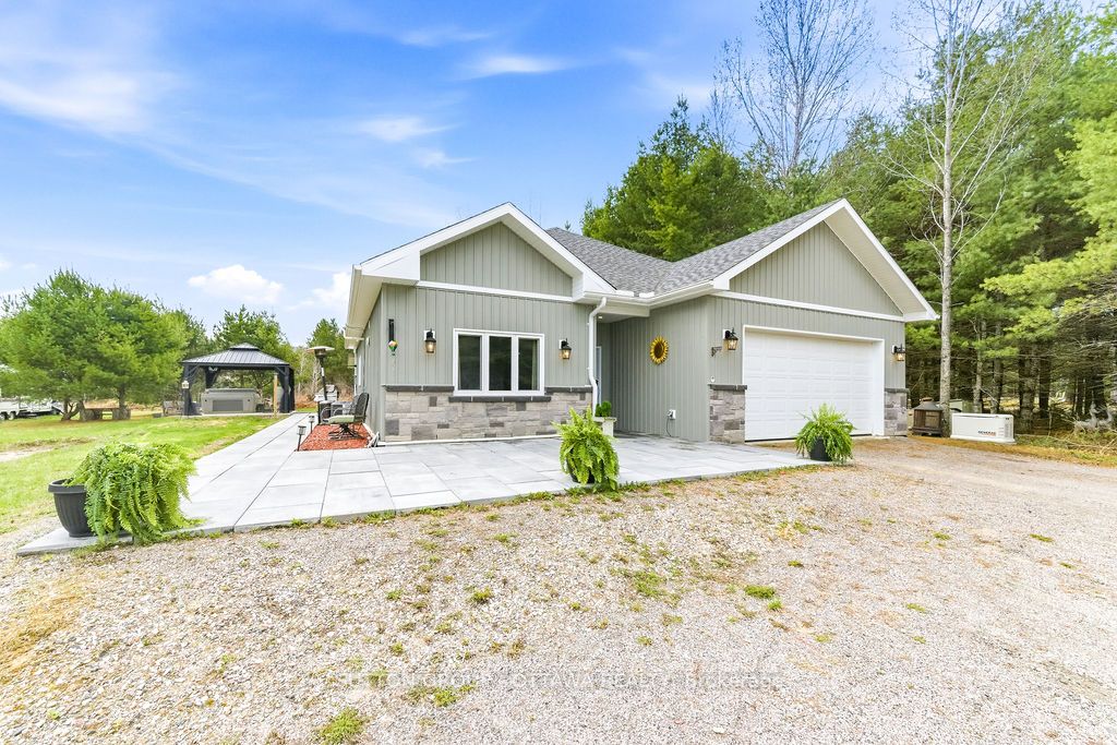 12 Eastern Avenue, Greater Madawaska, ON K0J 2R0 photo 3