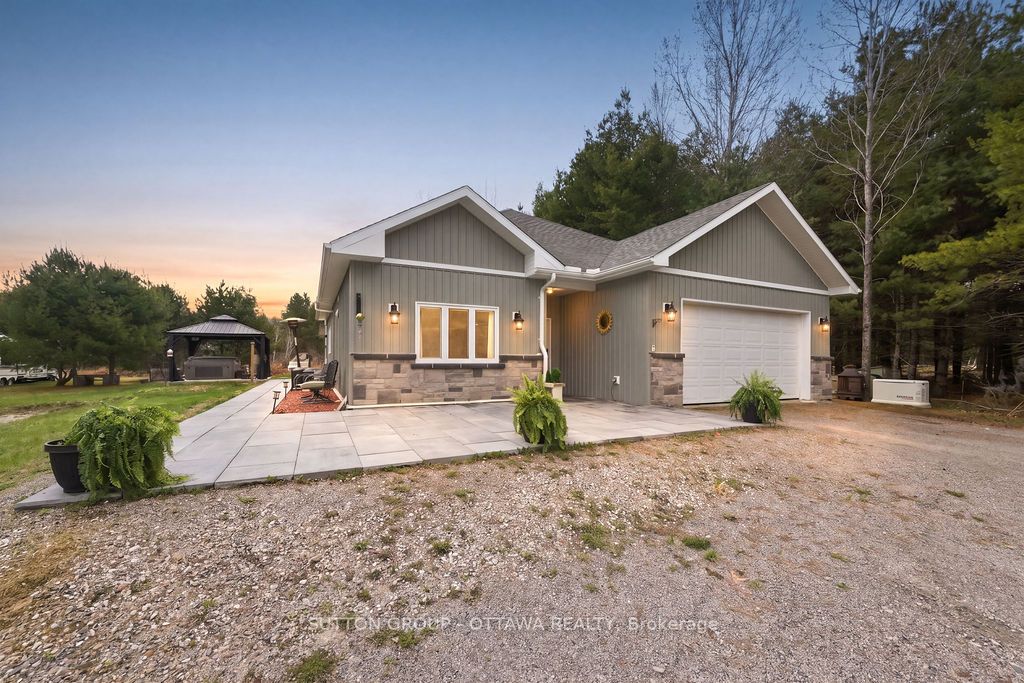 12 Eastern Avenue, Greater Madawaska, ON K0J 2R0 photo 4