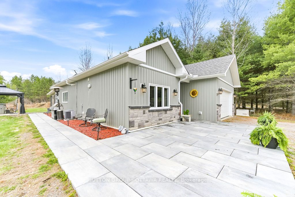 12 Eastern Avenue, Greater Madawaska, ON K0J 2R0 photo 5