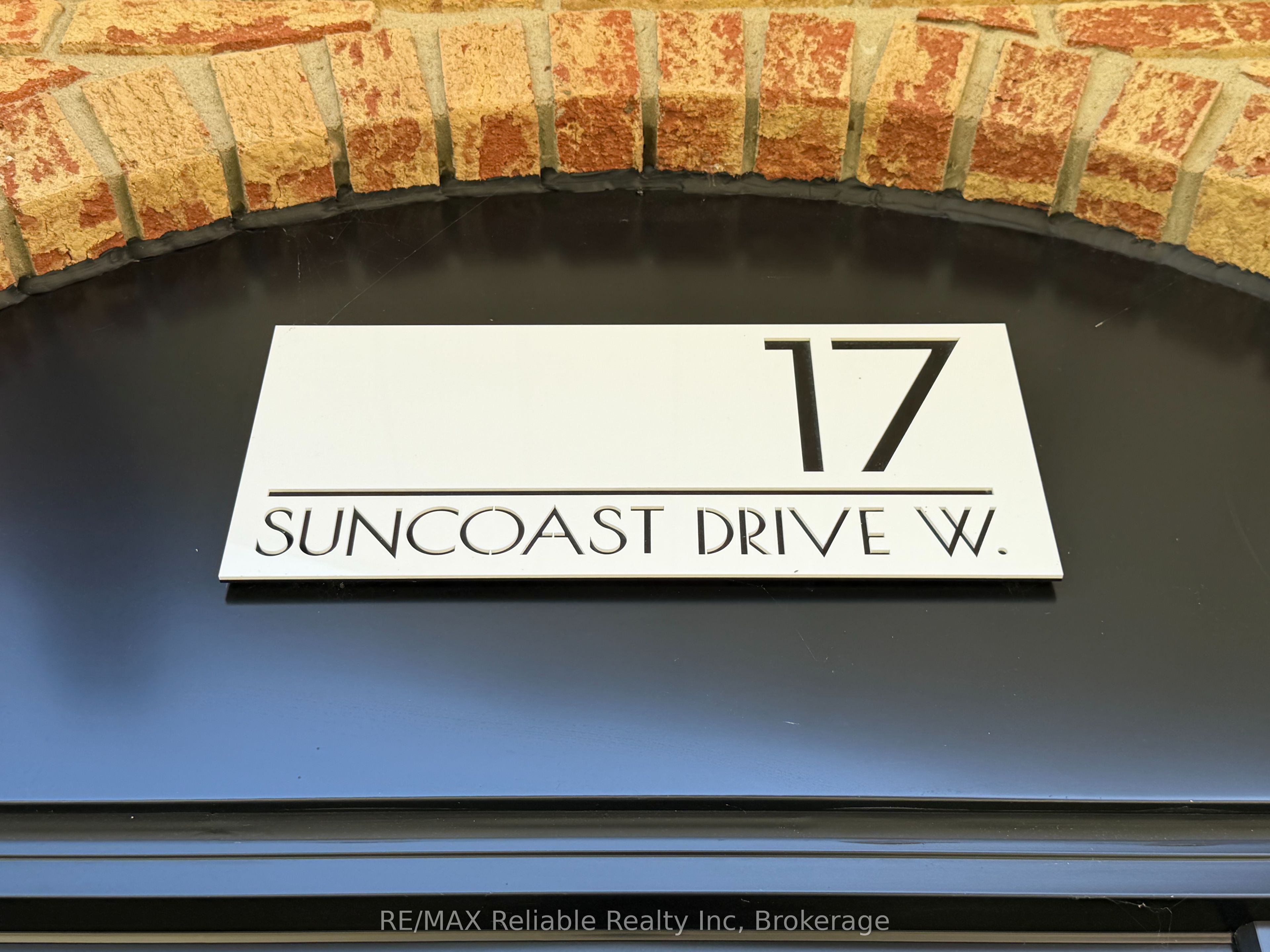 17 Suncoast Drive W, Goderich, ON N7A 4H1 photo 2