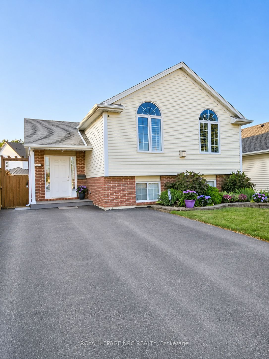 551 Scott Street, St. Catharines, ON L2M 6Y4 photo 2