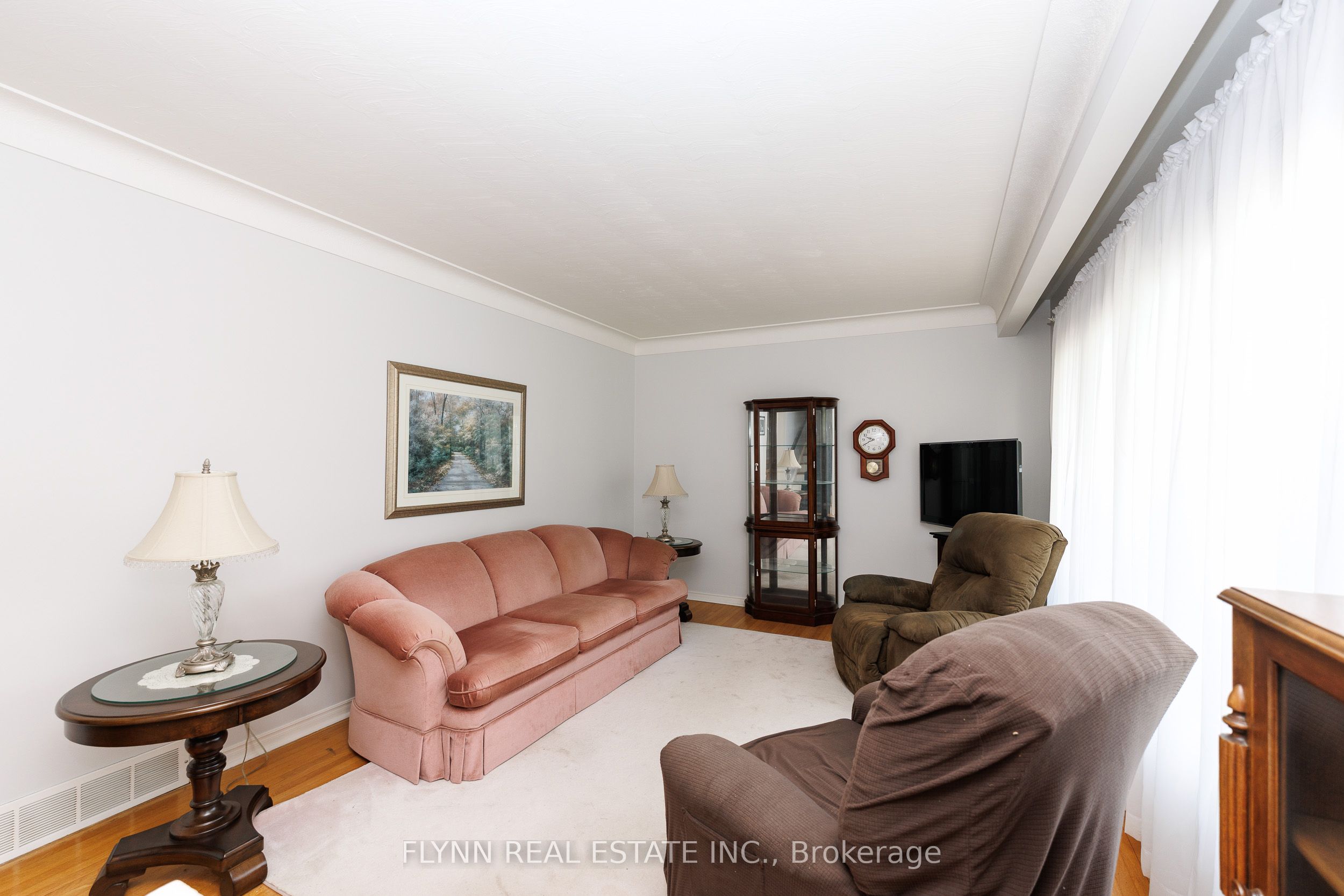 8968 Banting Avenue, Niagara Falls, ON L2G 6Z9 photo 5