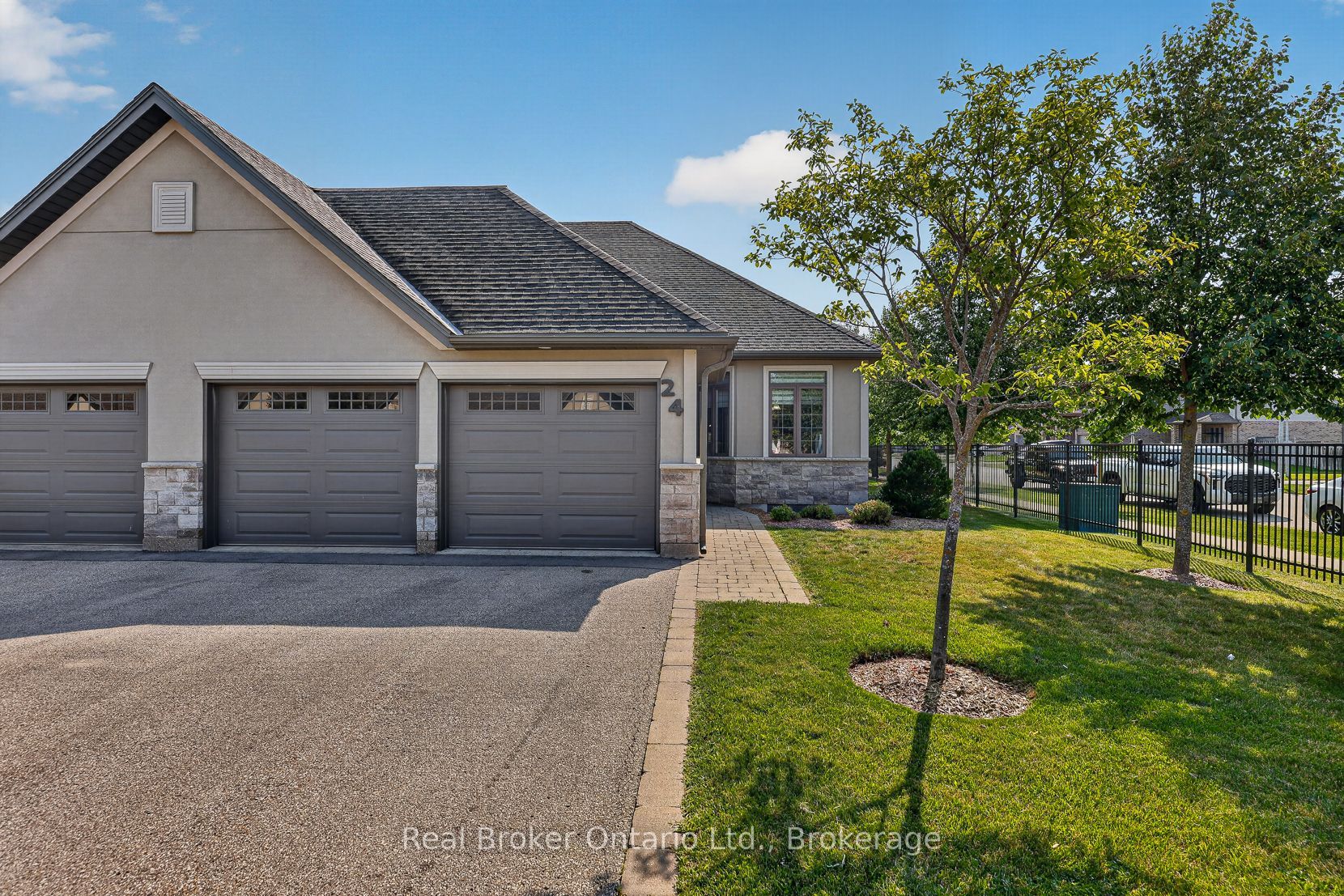 247 Munnoch Boulevard 24, Woodstock, ON N4T 0K2 photo 2