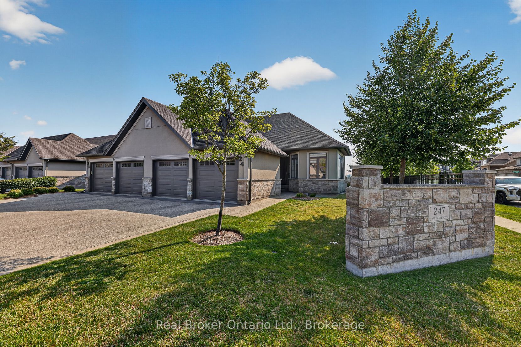 247 Munnoch Boulevard 24, Woodstock, ON N4T 0K2 photo 3