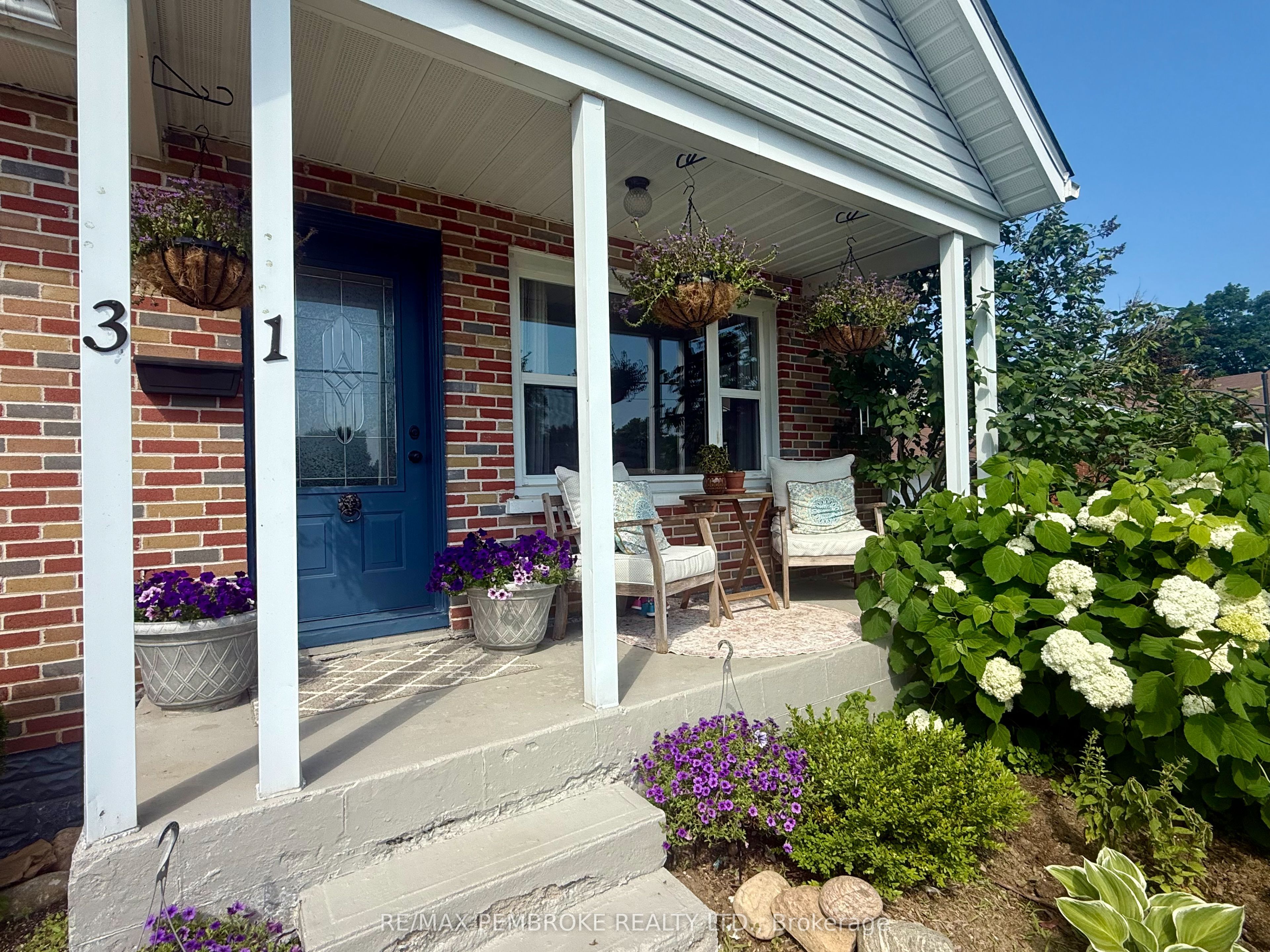 31 Mary Street, Petawawa, ON K8H 1R8 photo 3