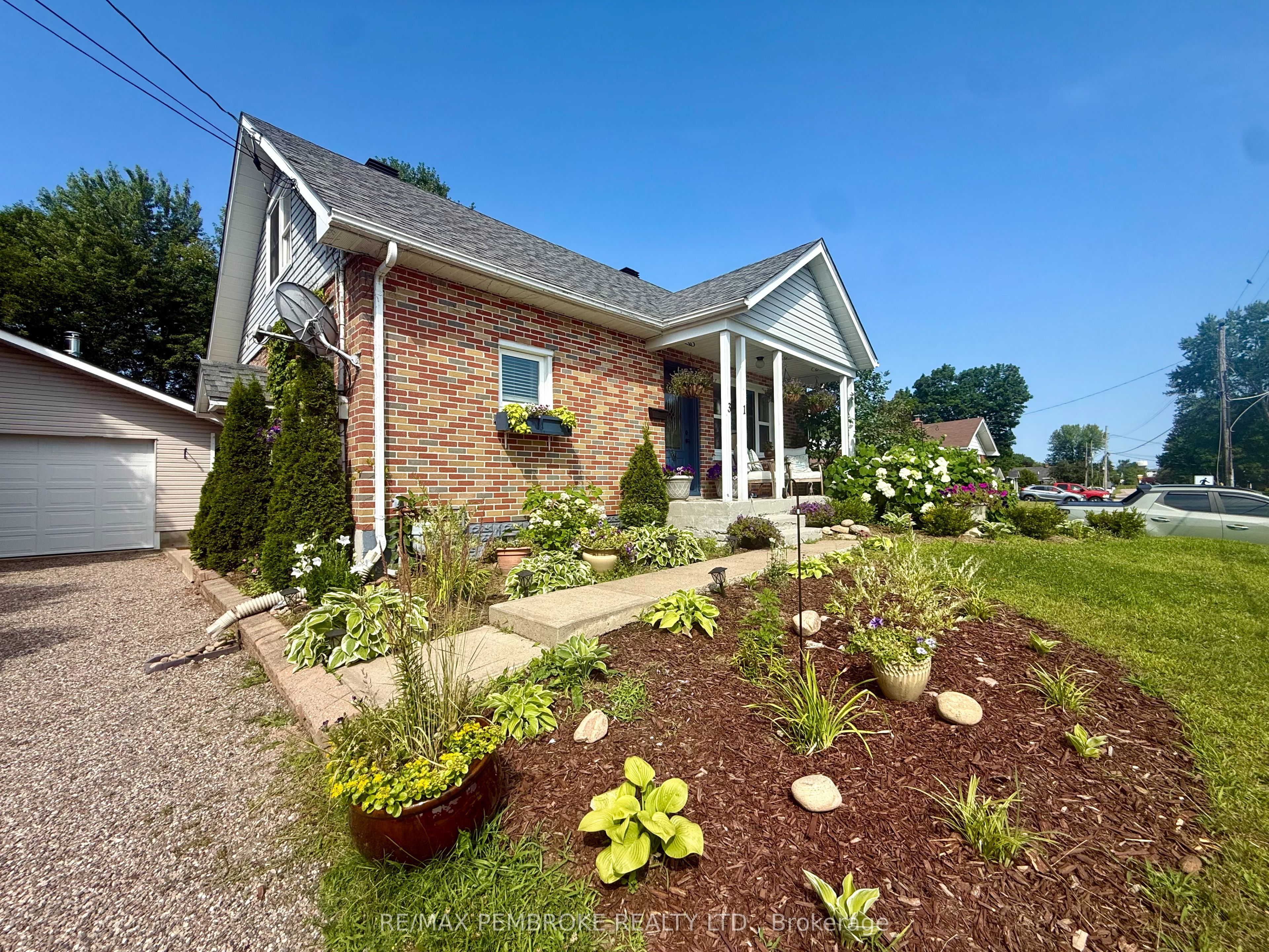 31 Mary Street, Petawawa, ON K8H 1R8 photo 5