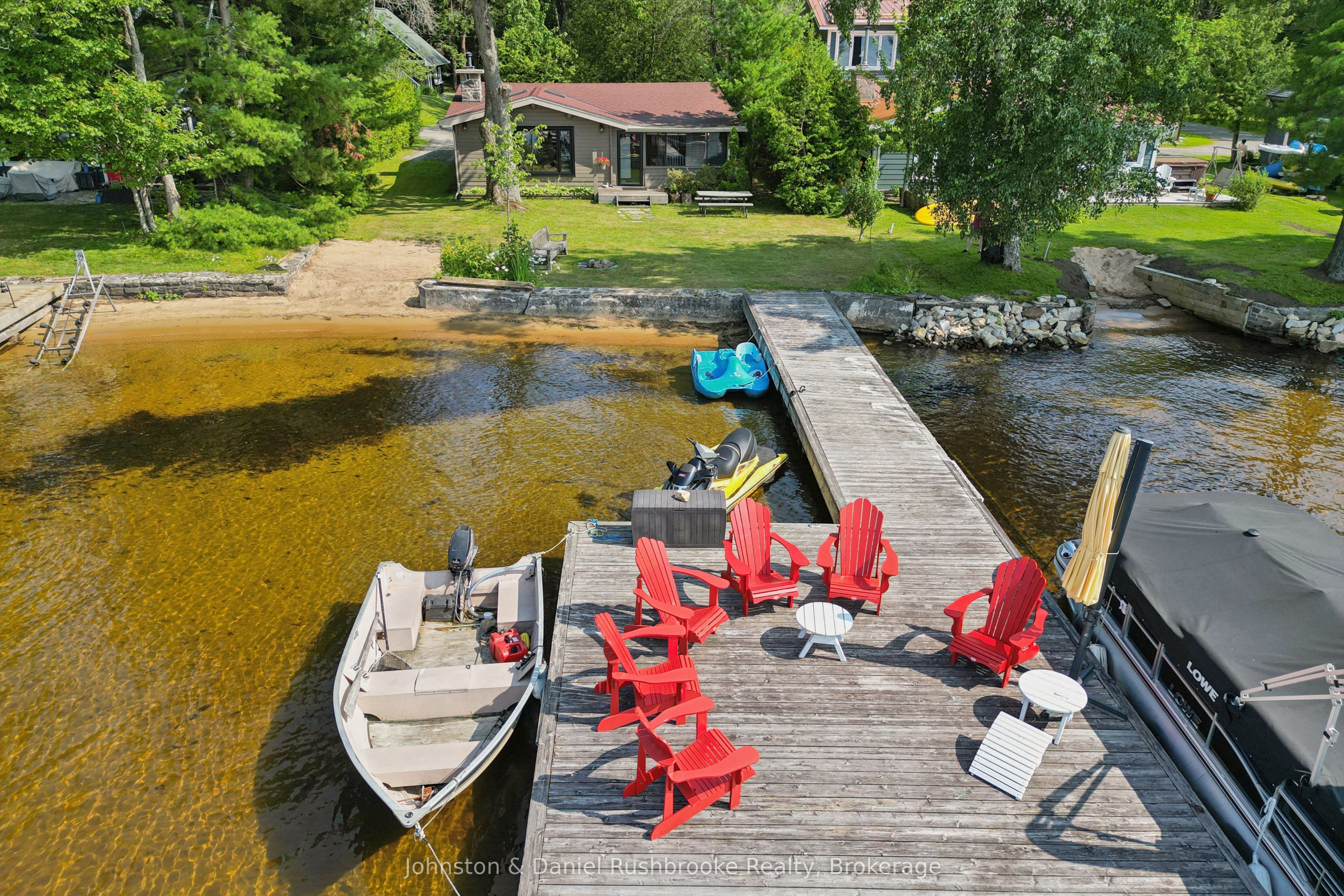 1046 Golden Point Road W, Bracebridge, ON P1L 1W8