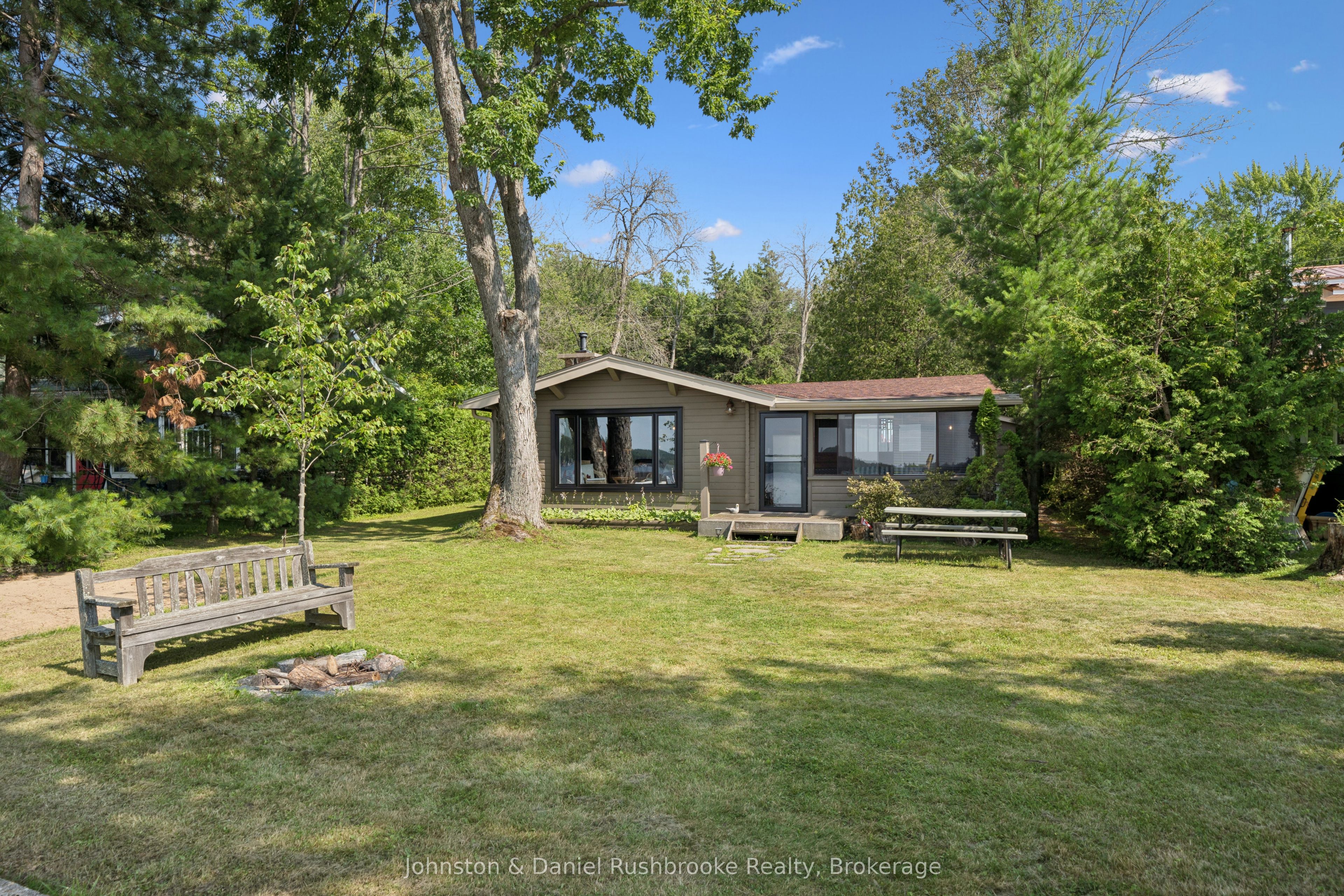 1046 Golden Point Road W, Bracebridge, ON P1L 1W8 photo 2
