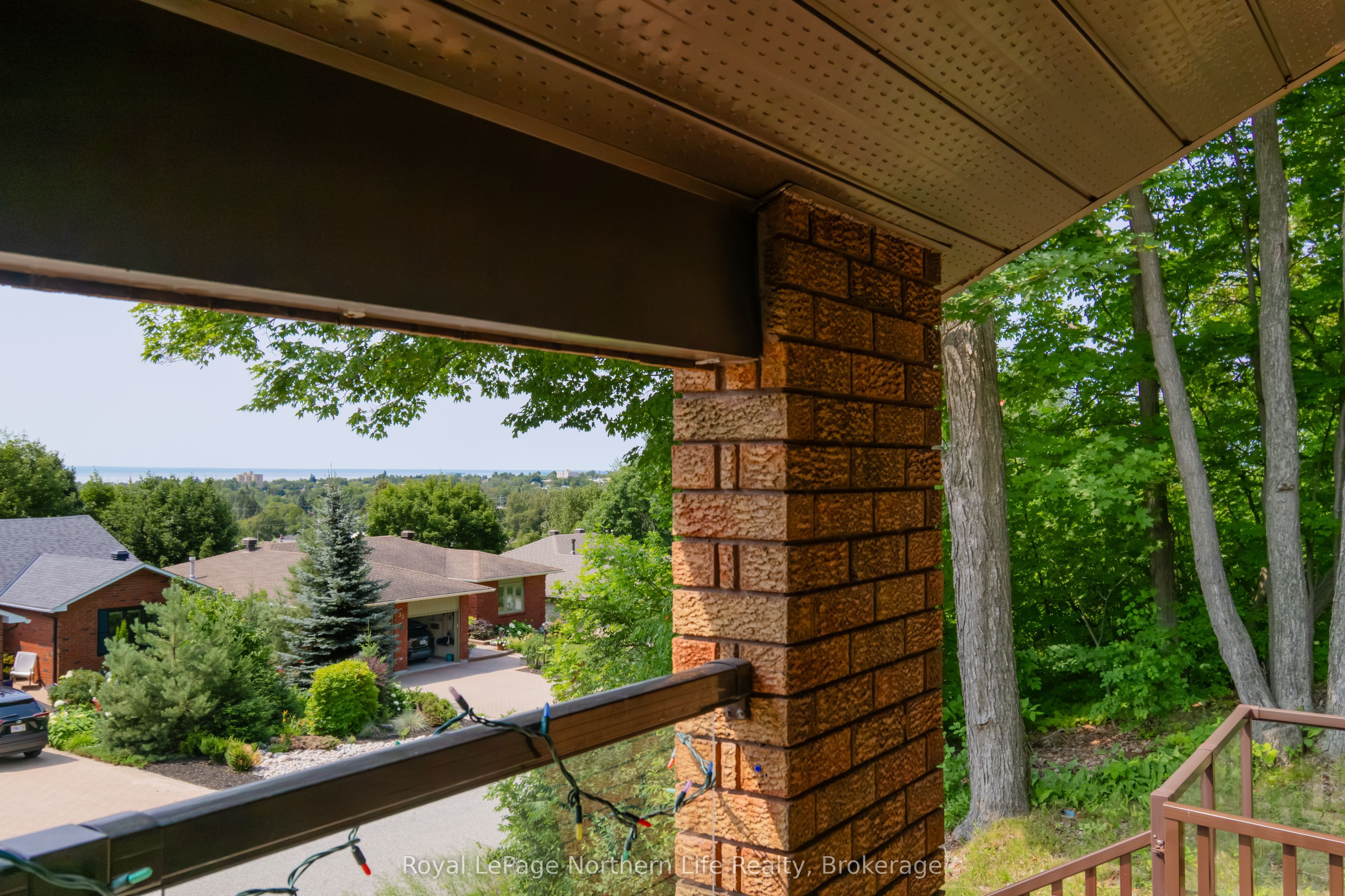 40 Ellendale Drive, North Bay, ON P1B 8X6 photo 4